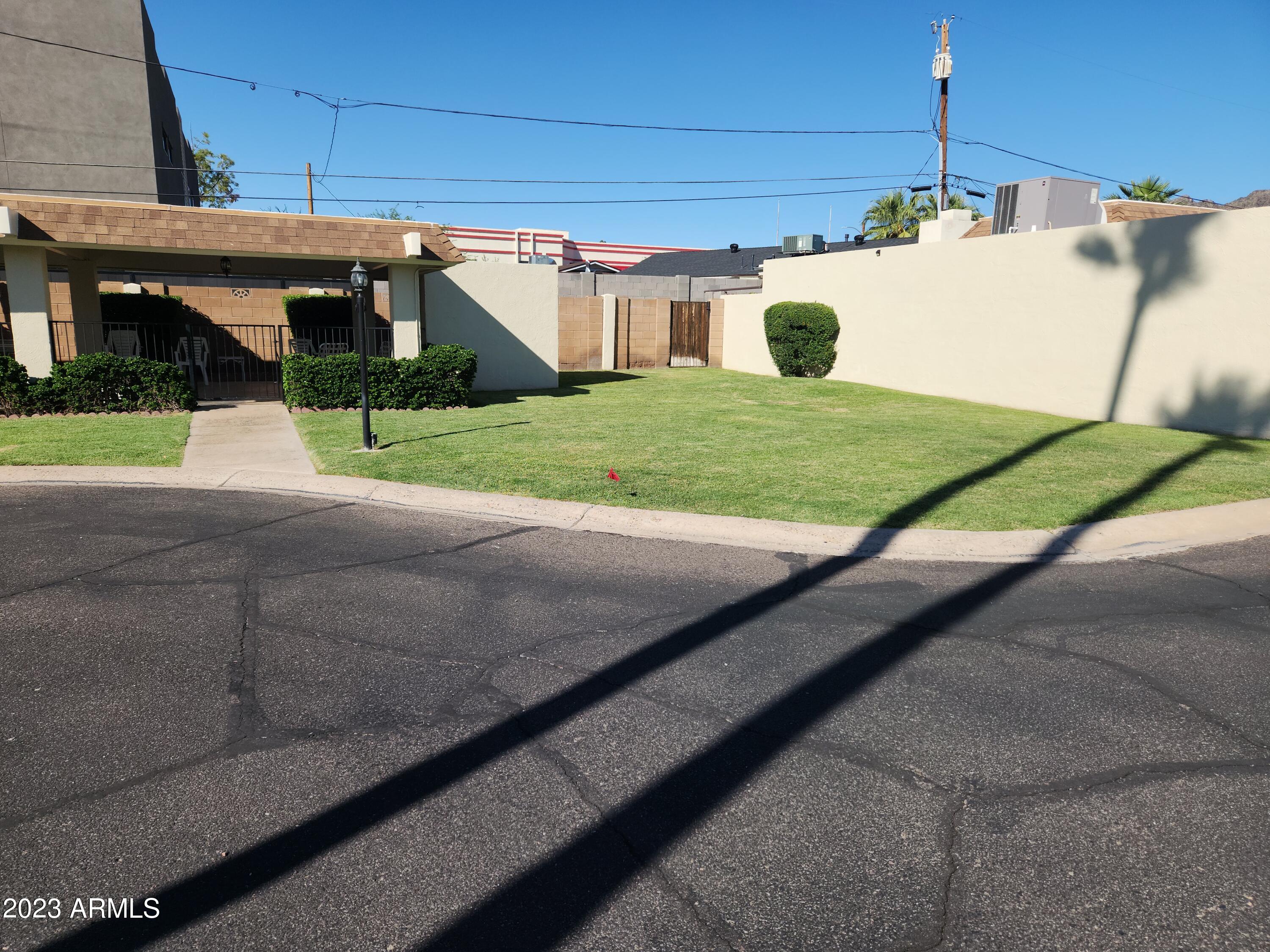 1615 E BORGHESE Place