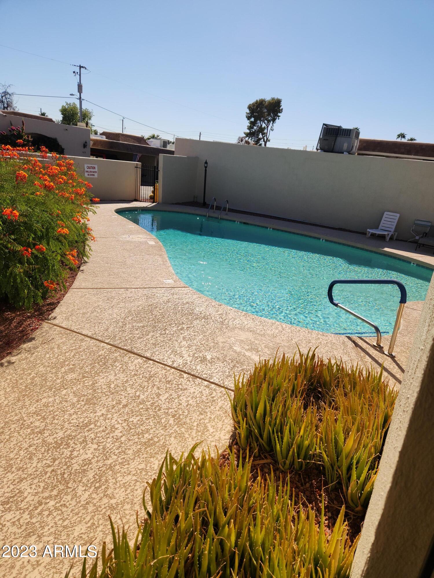 1615 E BORGHESE Place