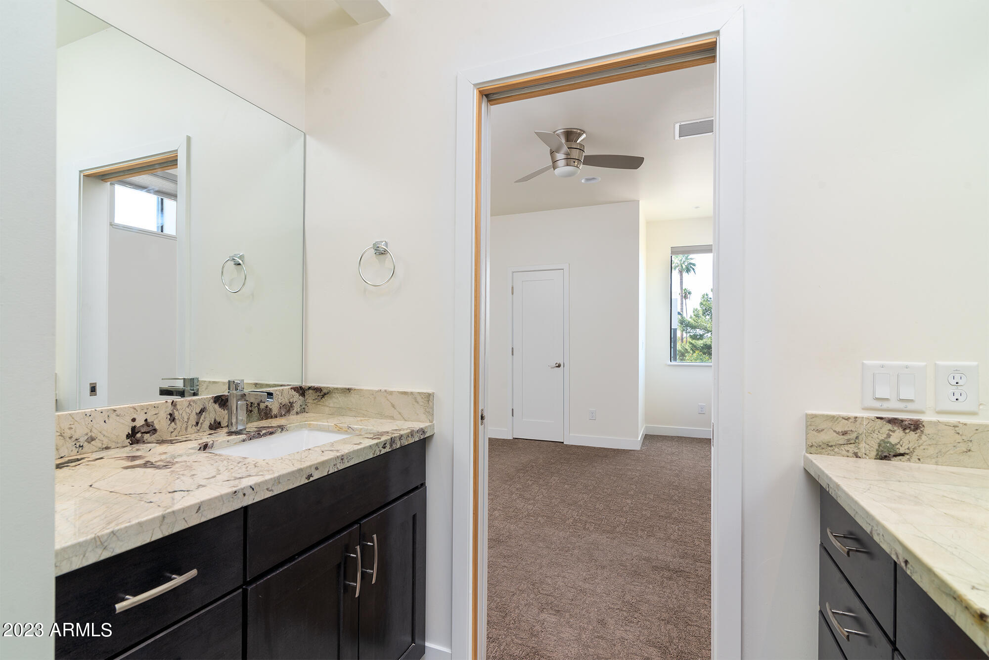 1301 W 4TH Street, 1001
