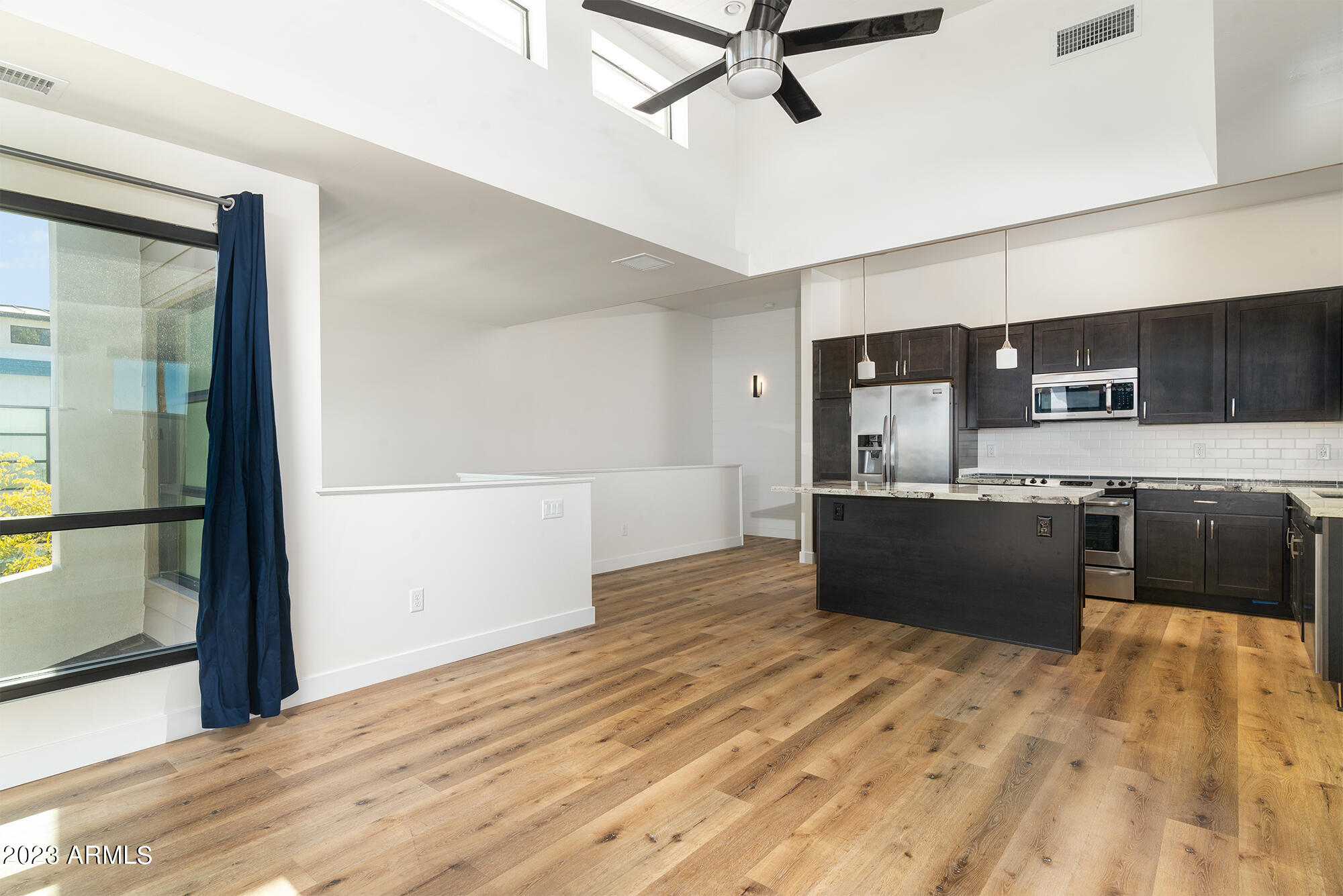 1301 W 4TH Street, 1001
