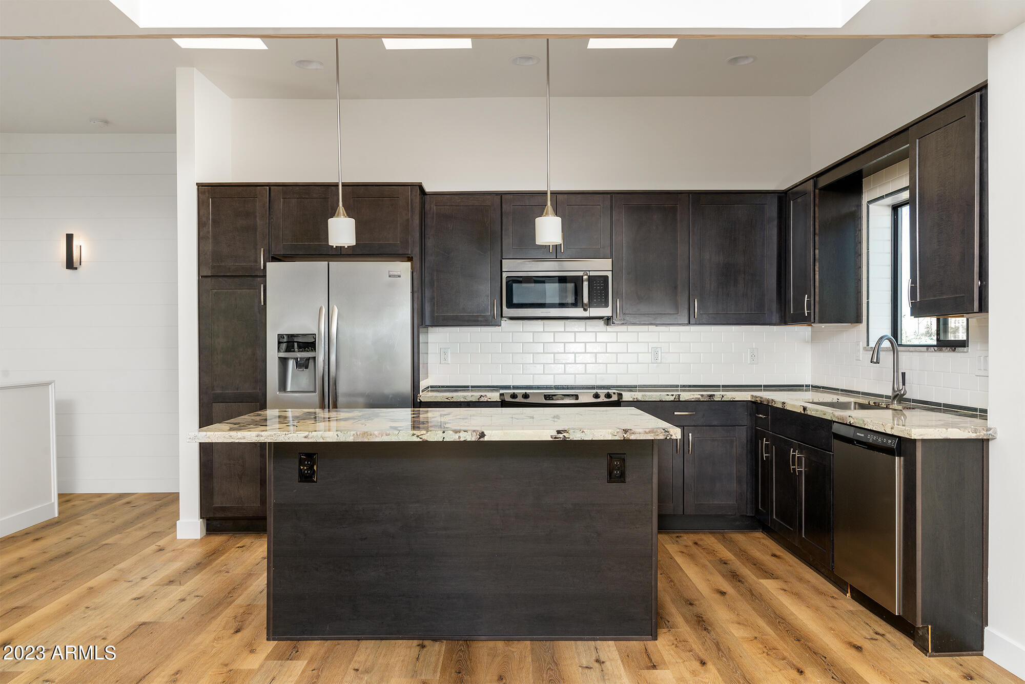 1301 W 4TH Street, 1001