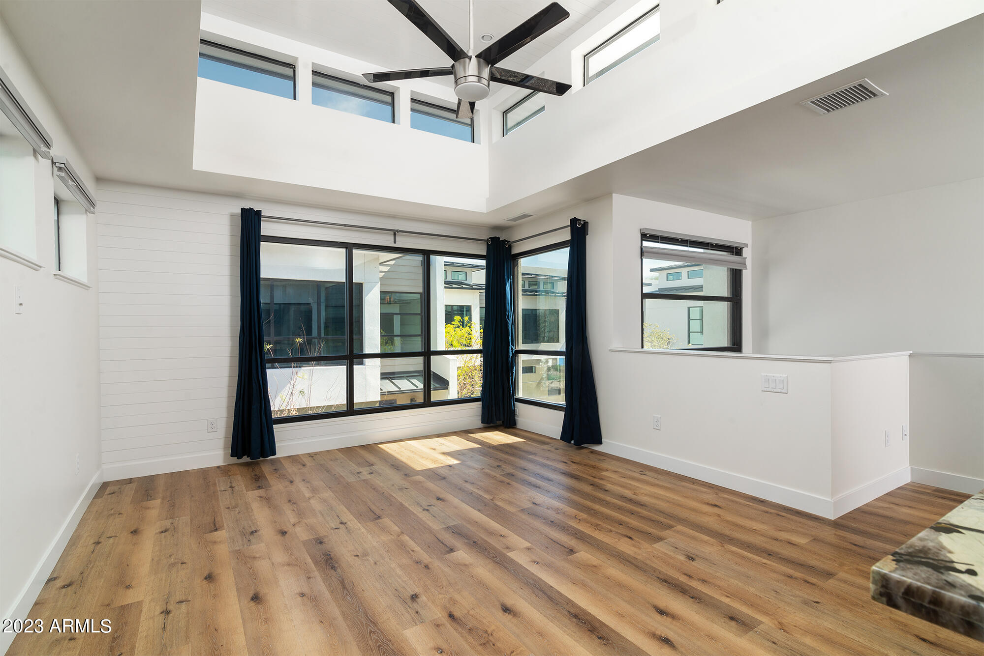 1301 W 4TH Street, 1001