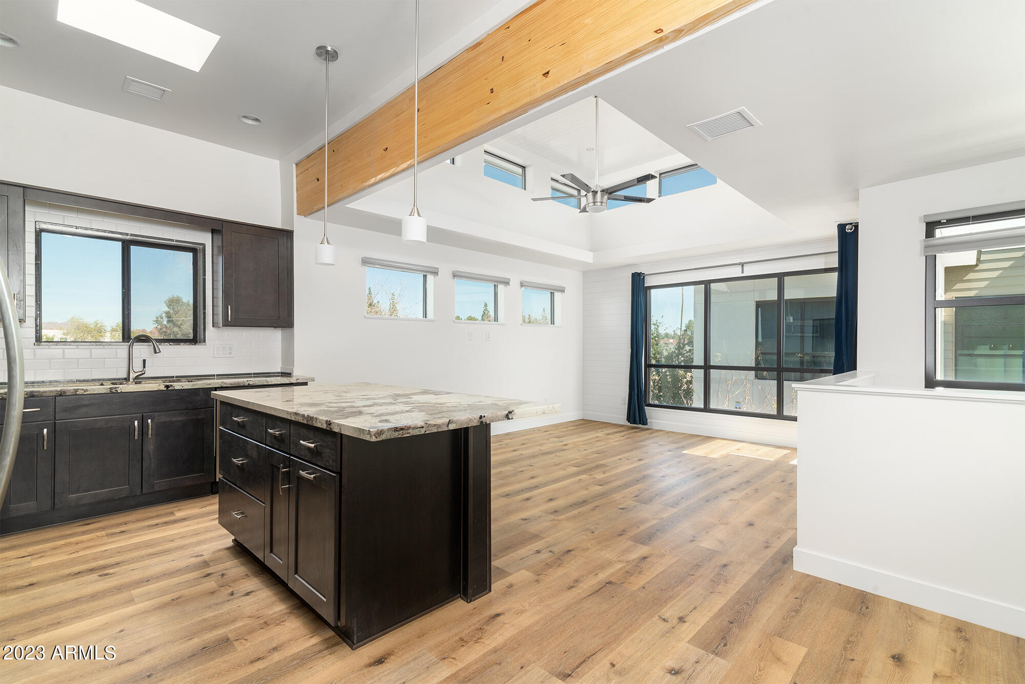 1301 W 4TH Street, 1001