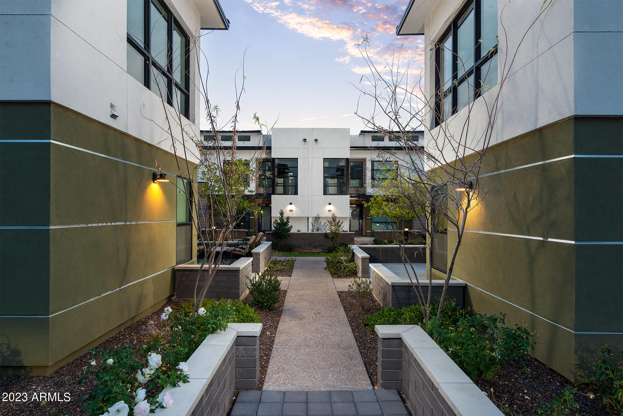 1301 W 4TH Street, 1001