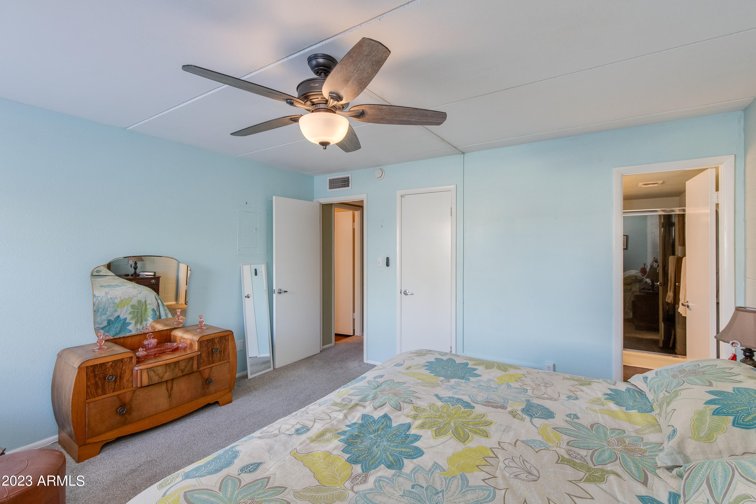 4201 E CAMELBACK Road, 81