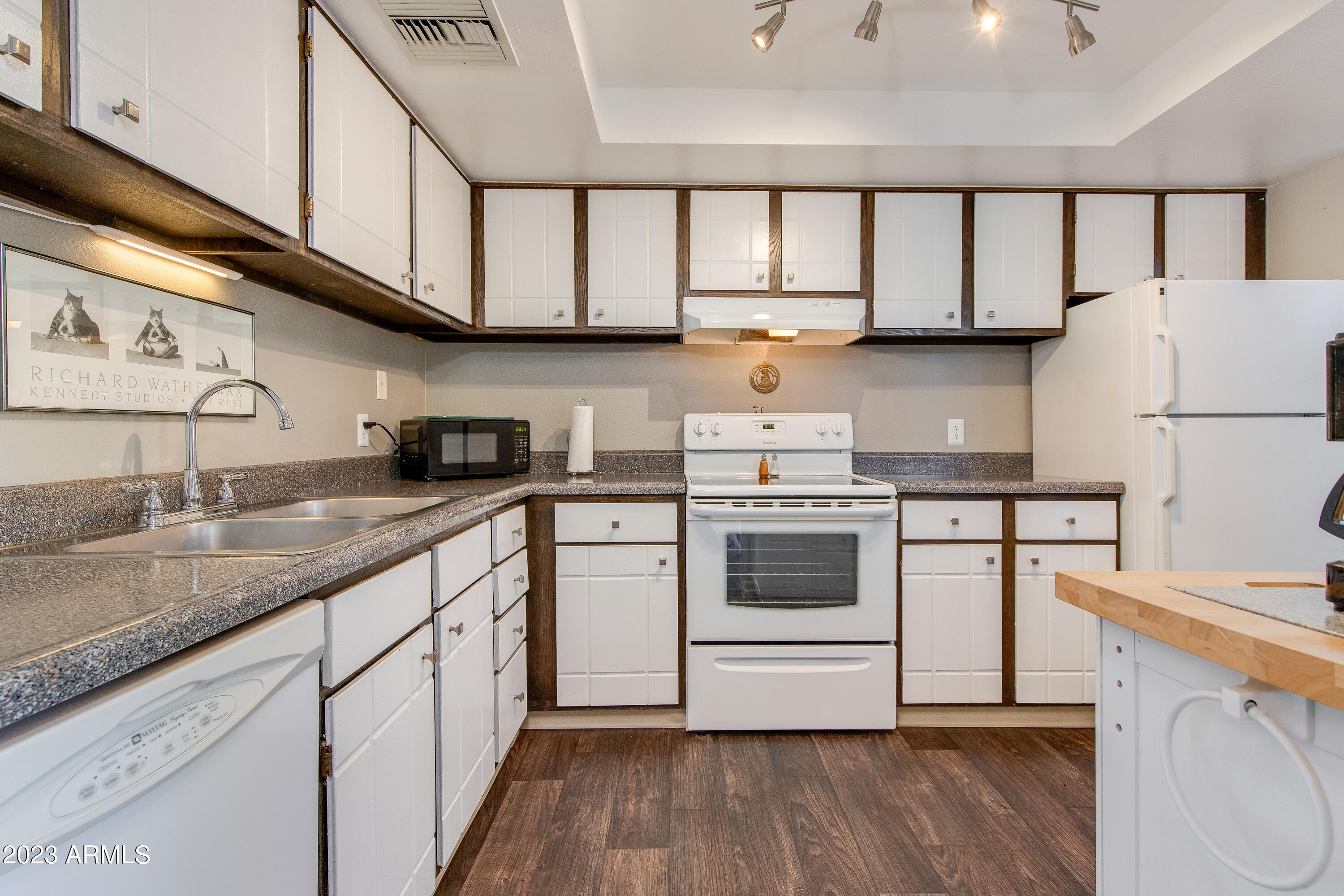 4201 E CAMELBACK Road, 81