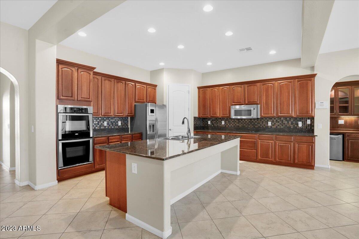 2410 E Park View Lane
