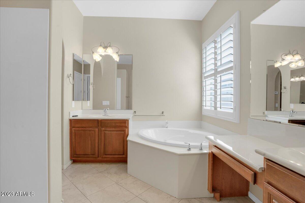 2410 E Park View Lane