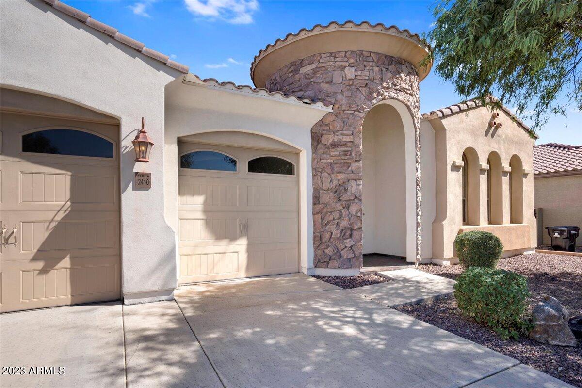 2410 E Park View Lane