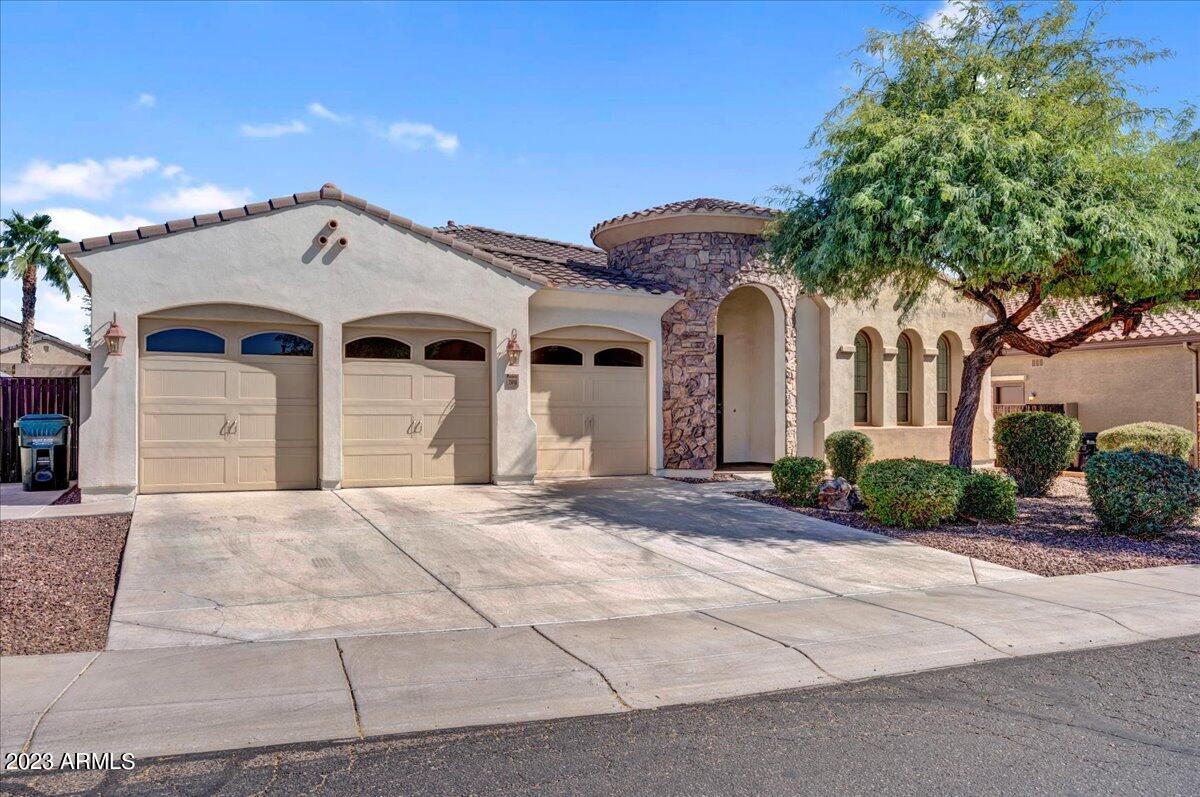 2410 E Park View Lane