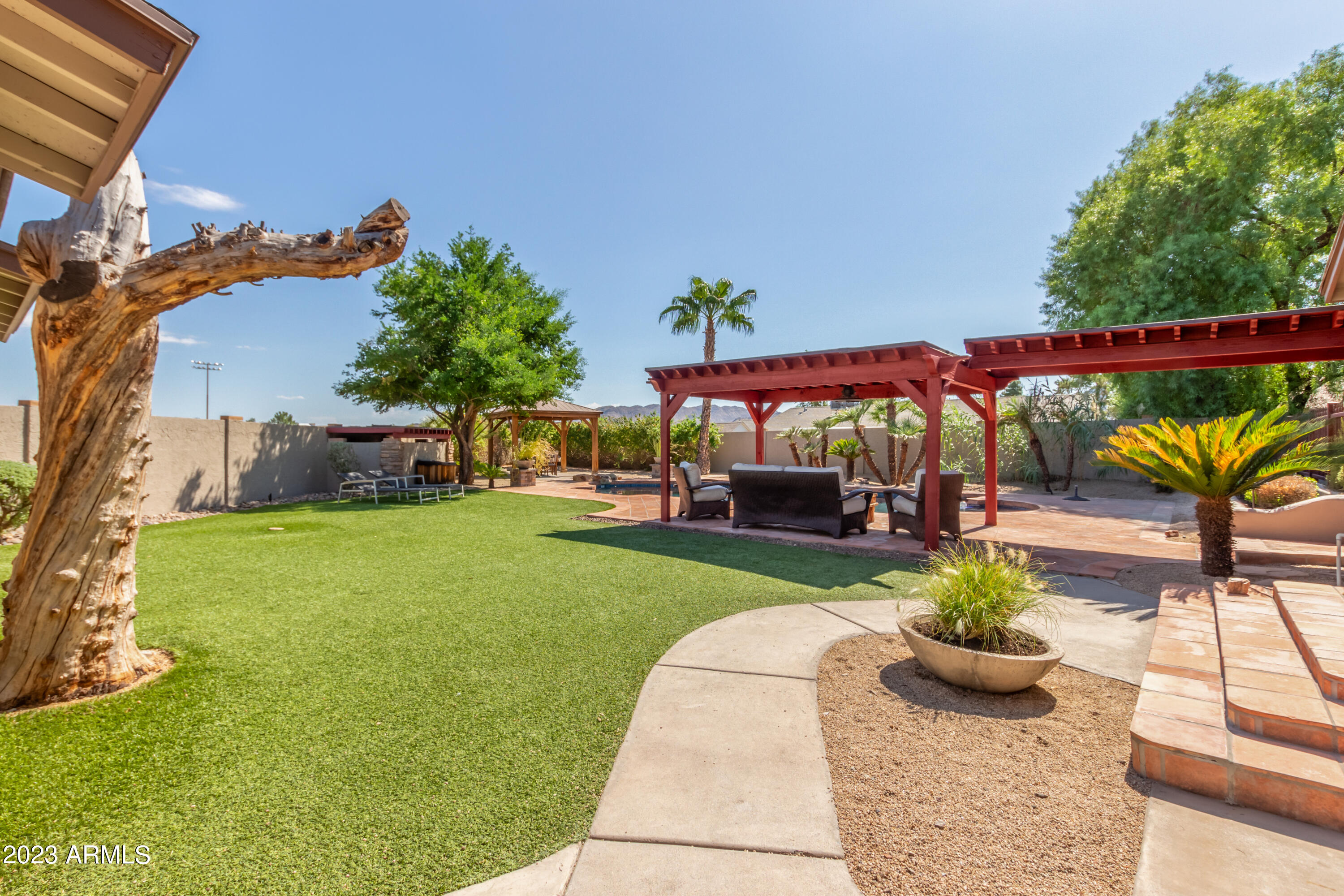 2631 E CHRISTY Drive