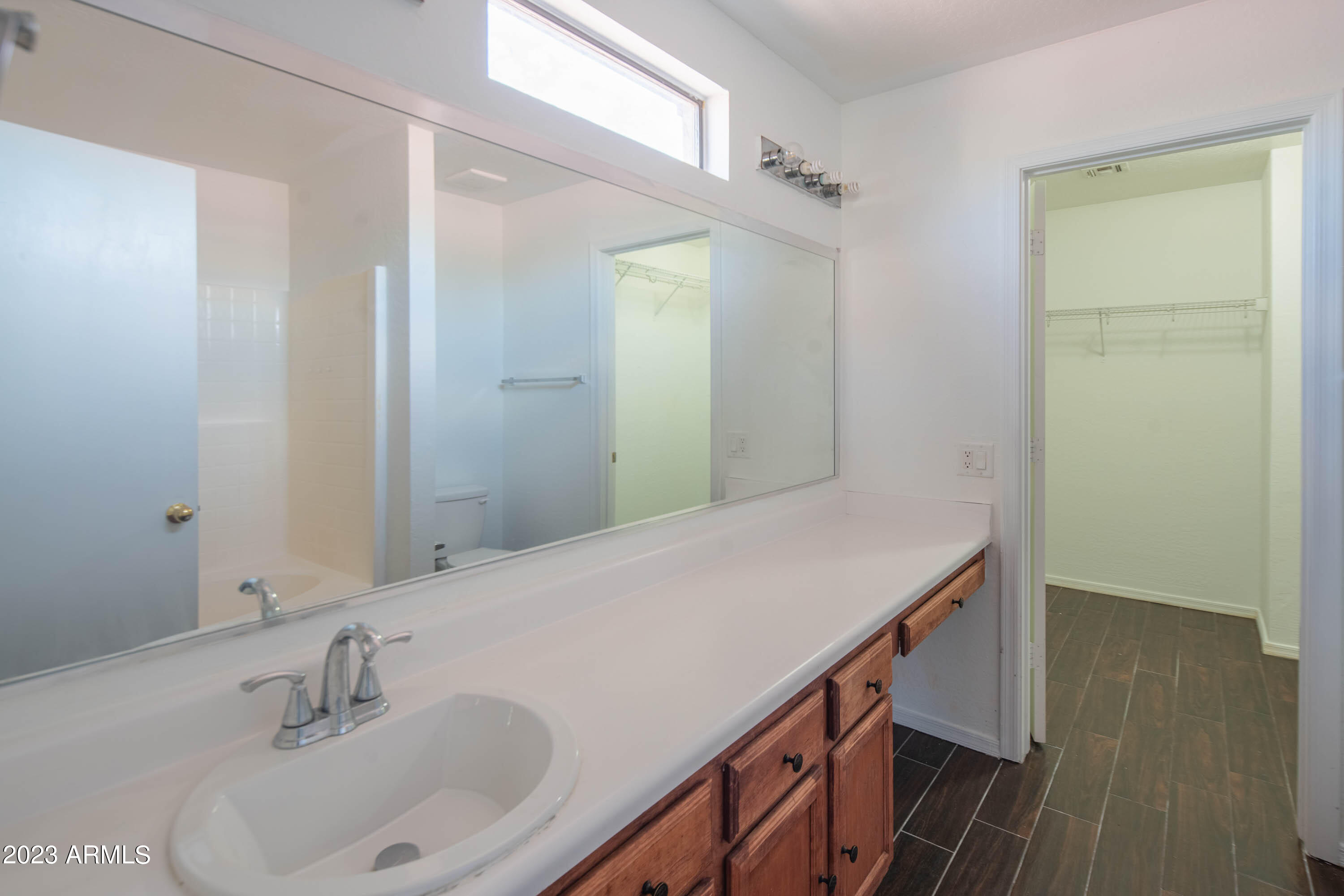 23229 W MOHAVE Street