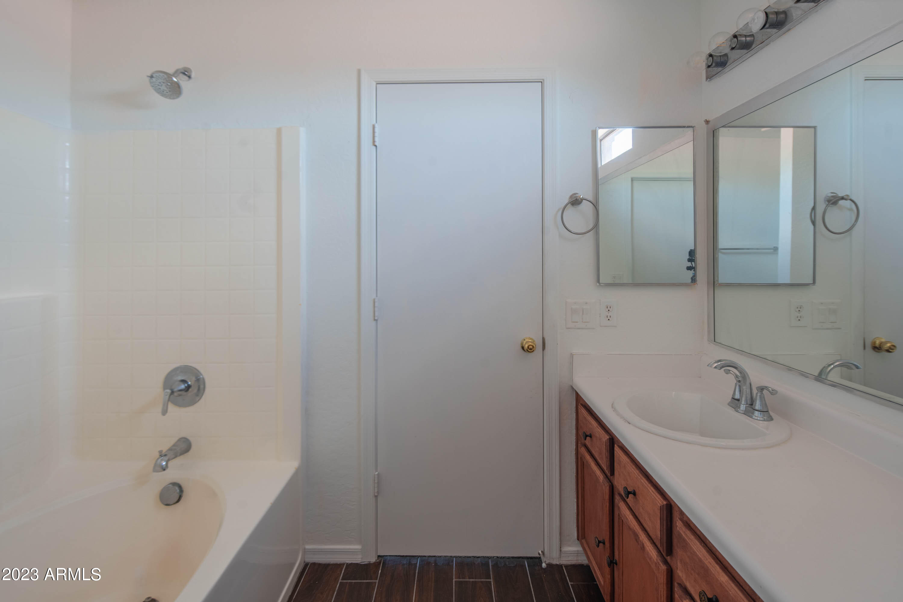 23229 W MOHAVE Street