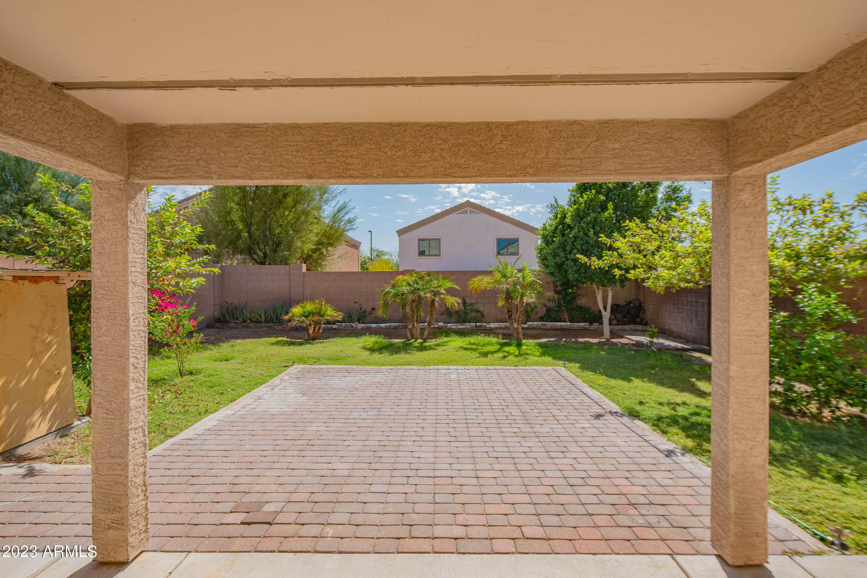 23229 W MOHAVE Street