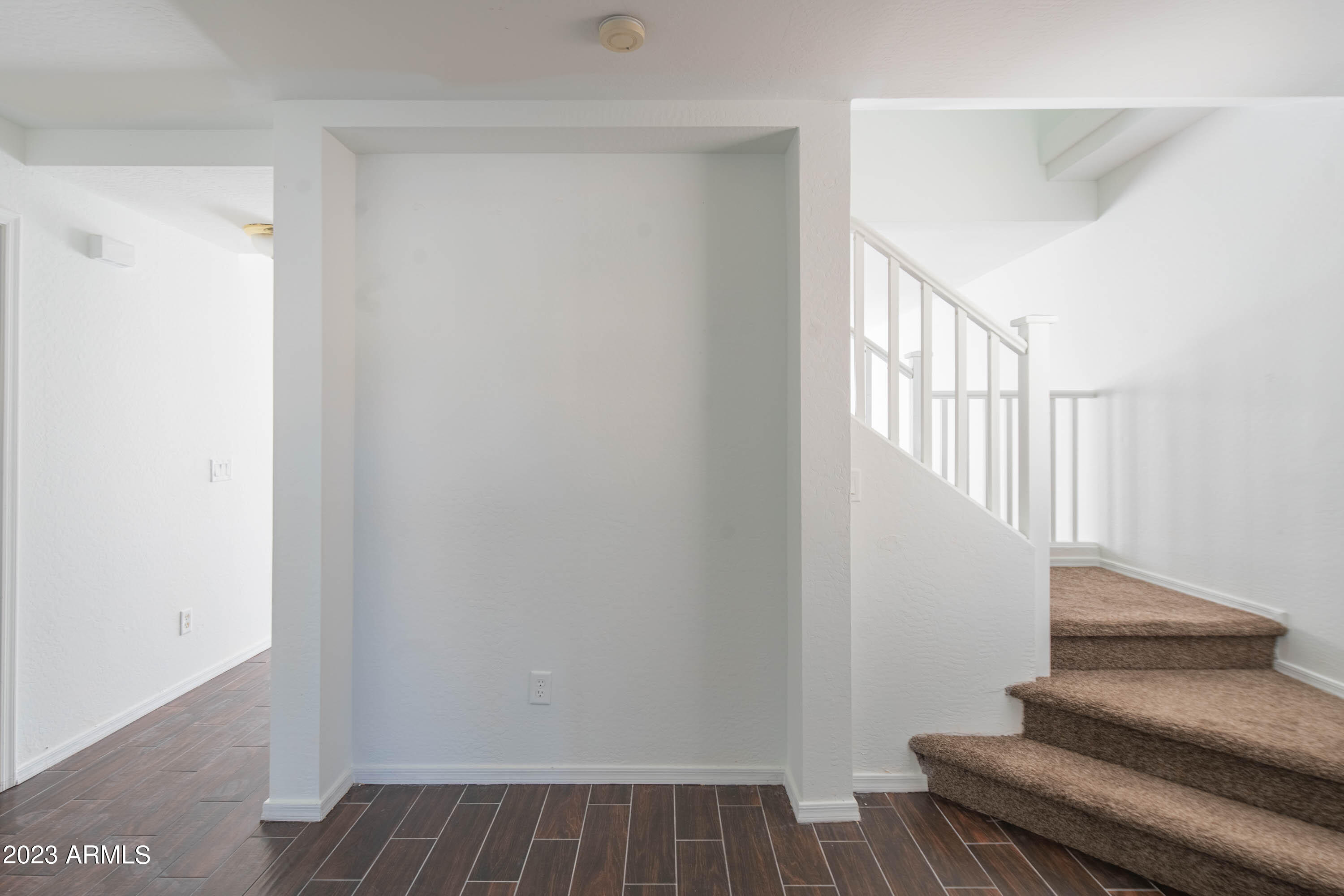 23229 W MOHAVE Street