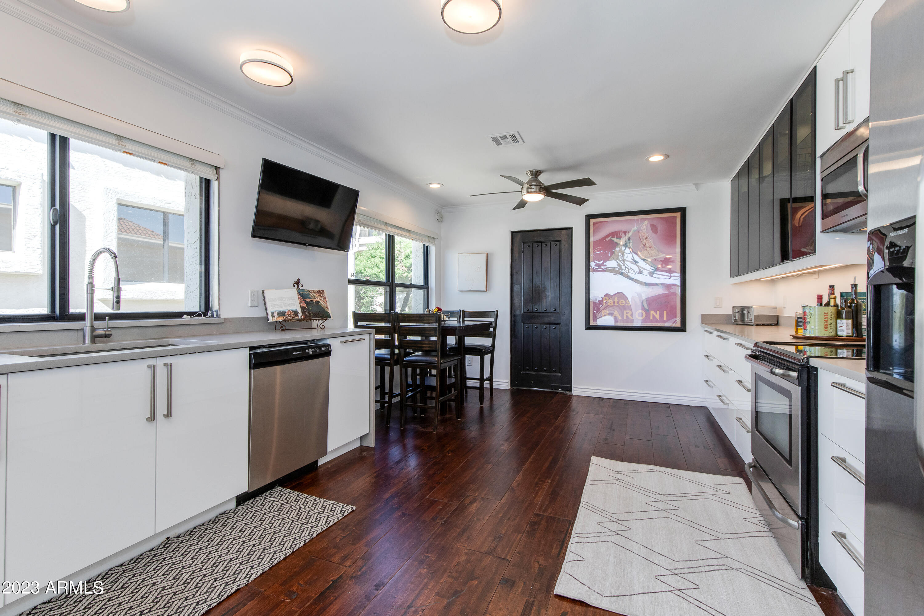 3800 E LINCOLN Drive, 24