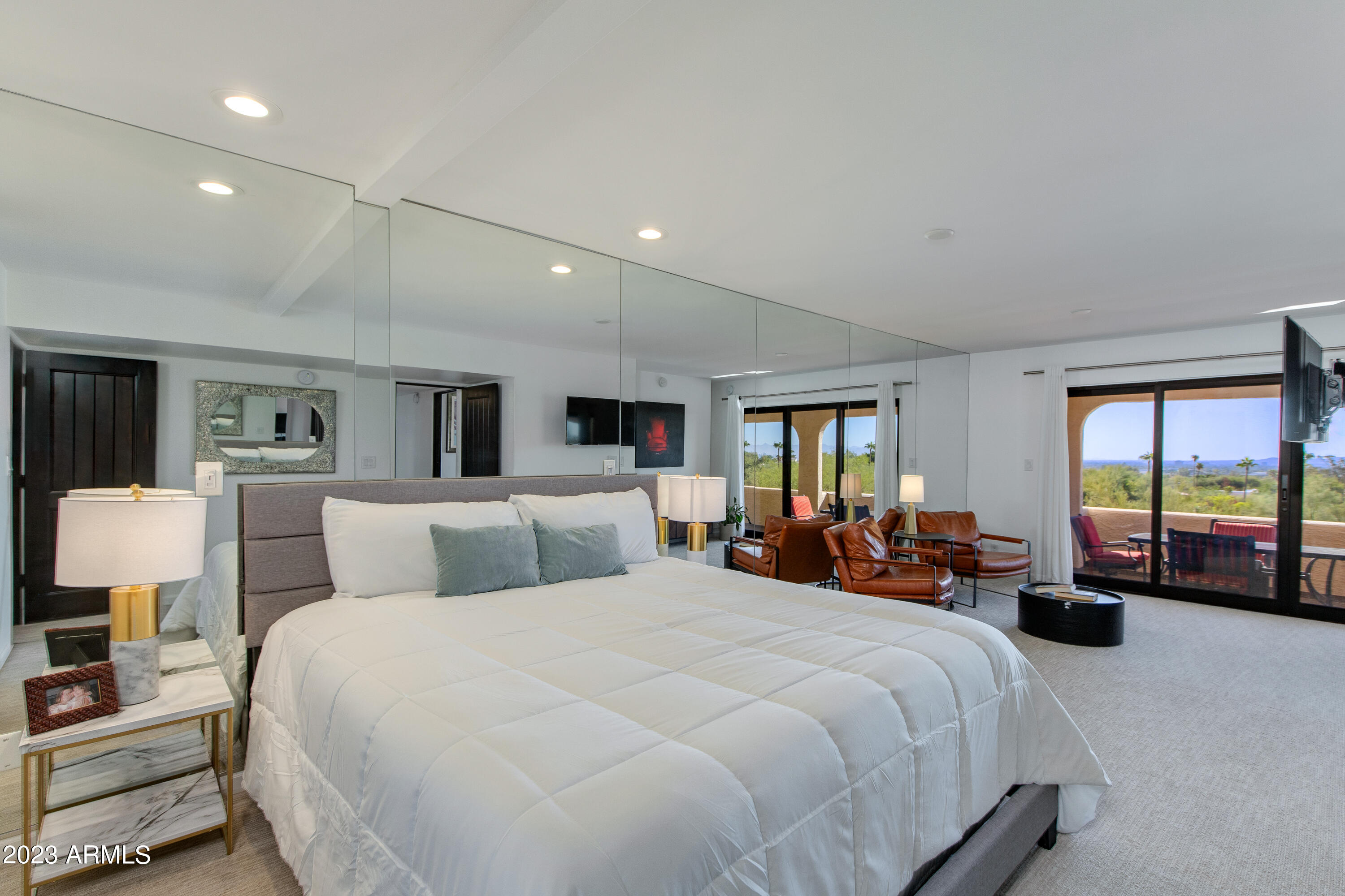 3800 E LINCOLN Drive, 24