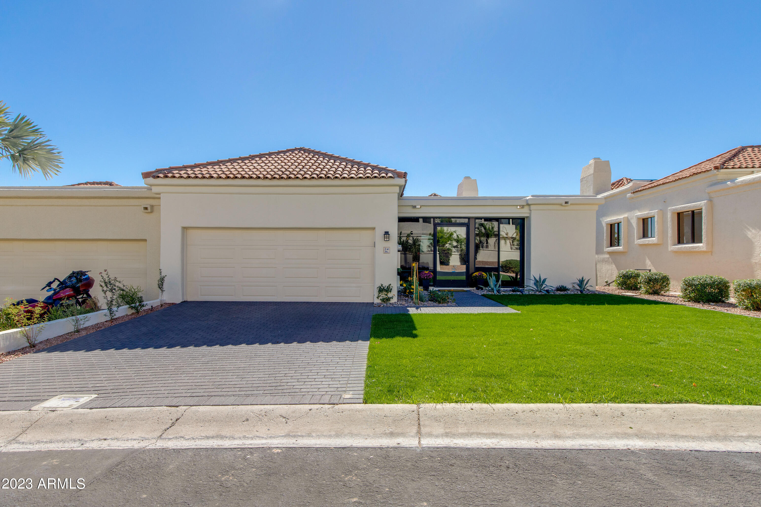 3800 E LINCOLN Drive, 24