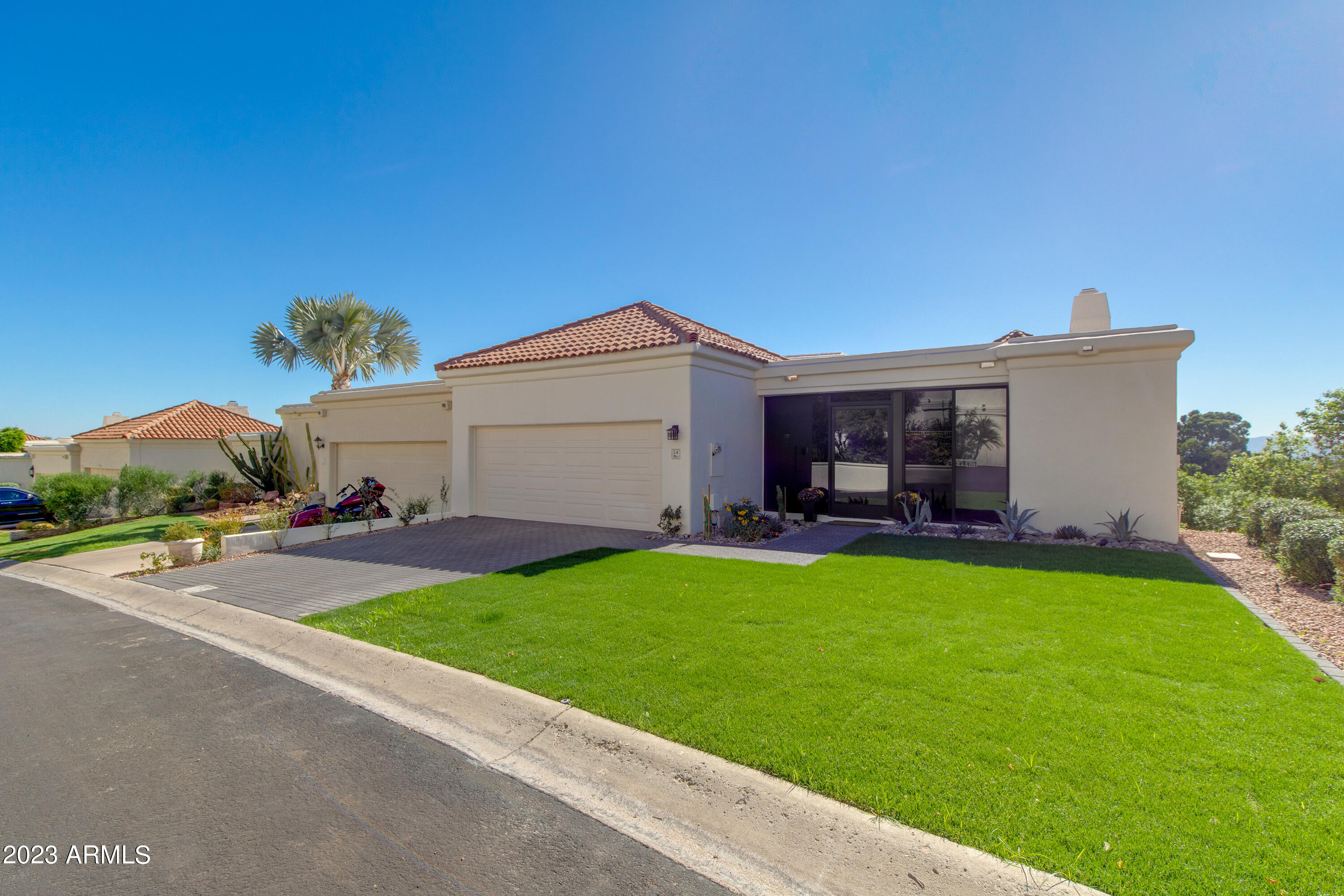 3800 E LINCOLN Drive, 24