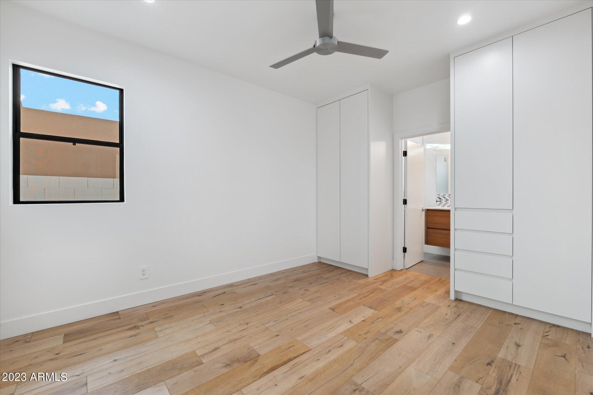 1426 E HOOVER Avenue