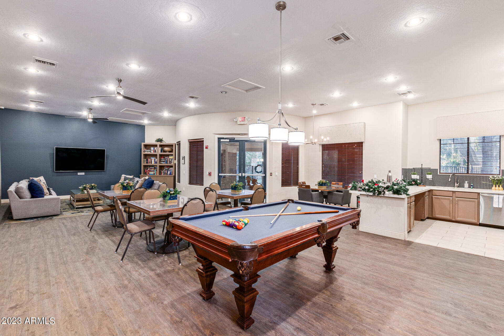 2989 N 44TH Street, 3016