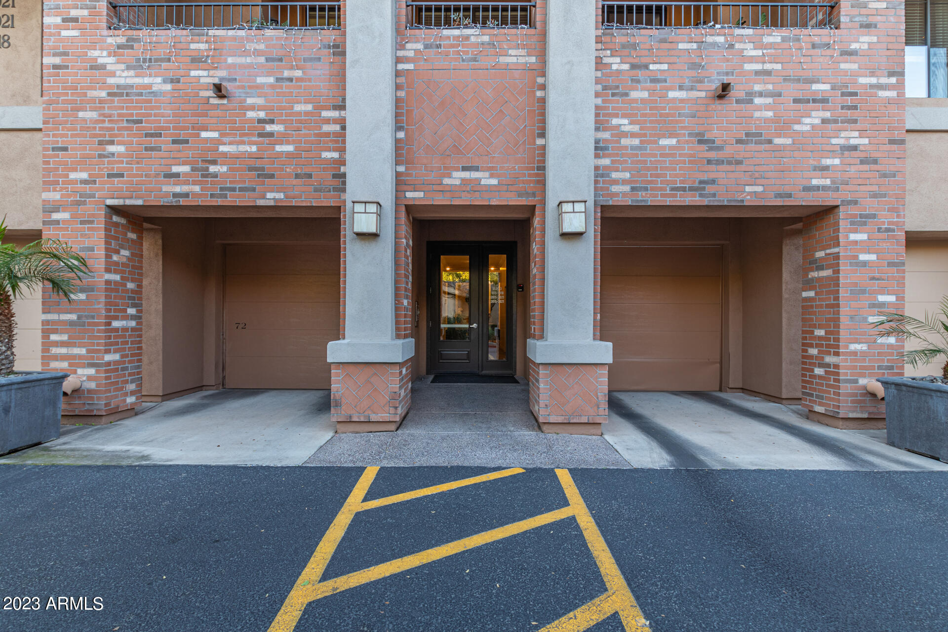 2989 N 44TH Street, 3016