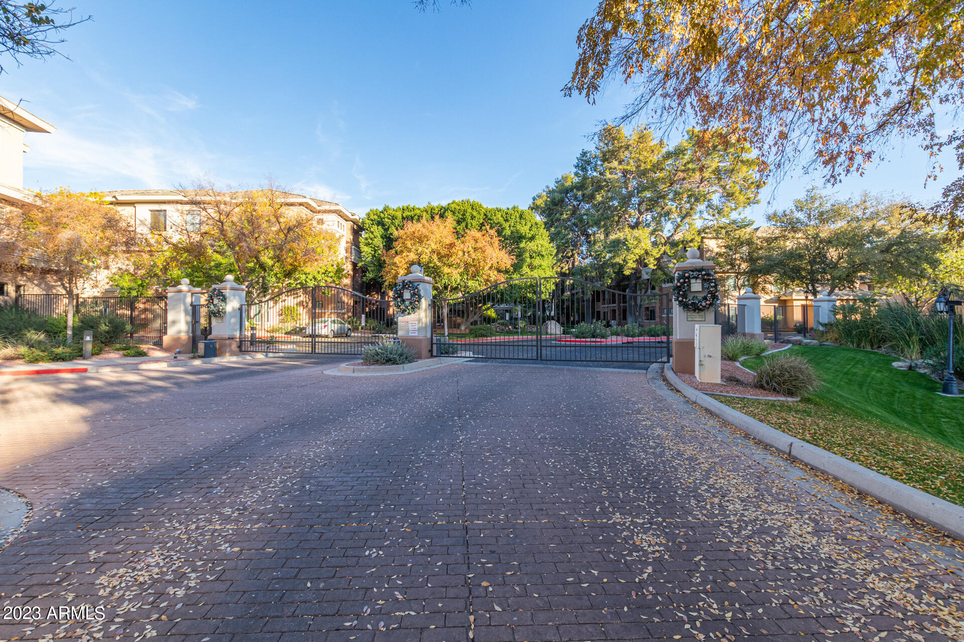 2989 N 44TH Street, 3016