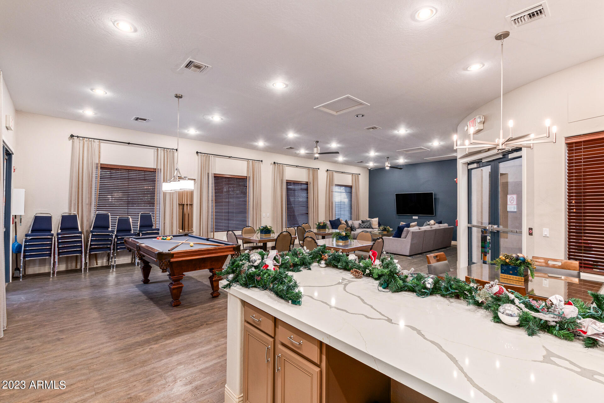 2989 N 44TH Street, 3016