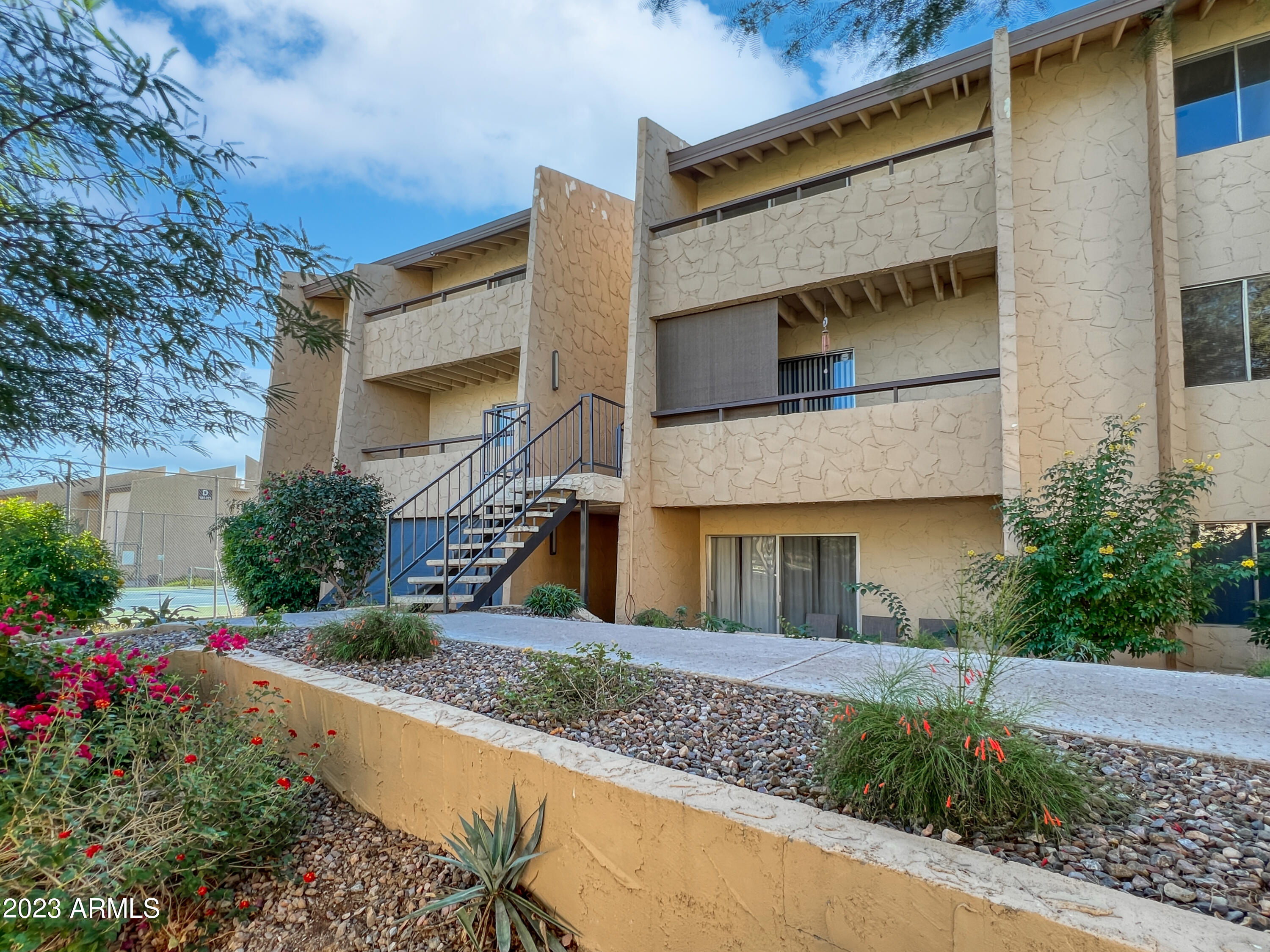 8055 E THOMAS Road C305