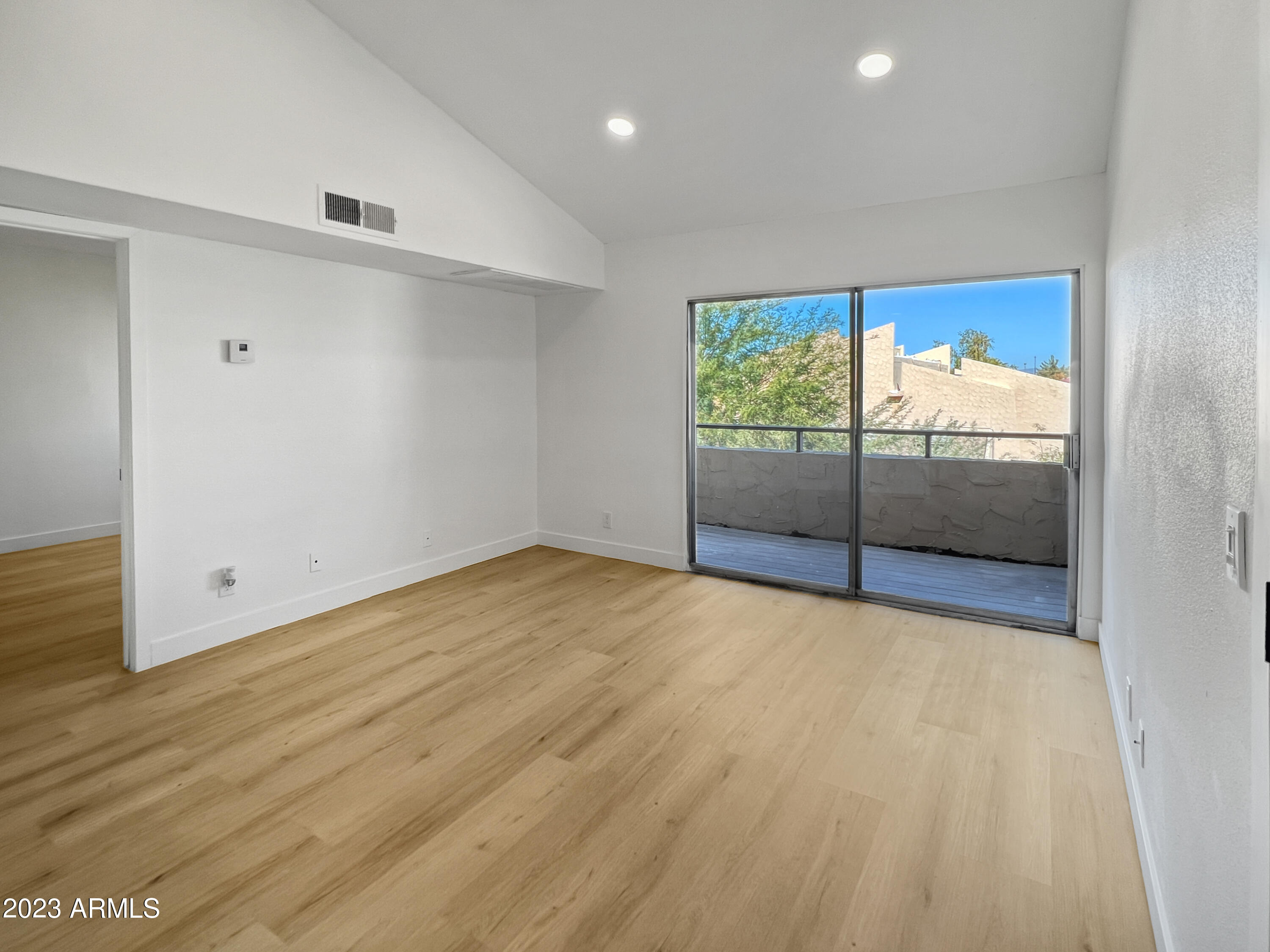 8055 E THOMAS Road C305