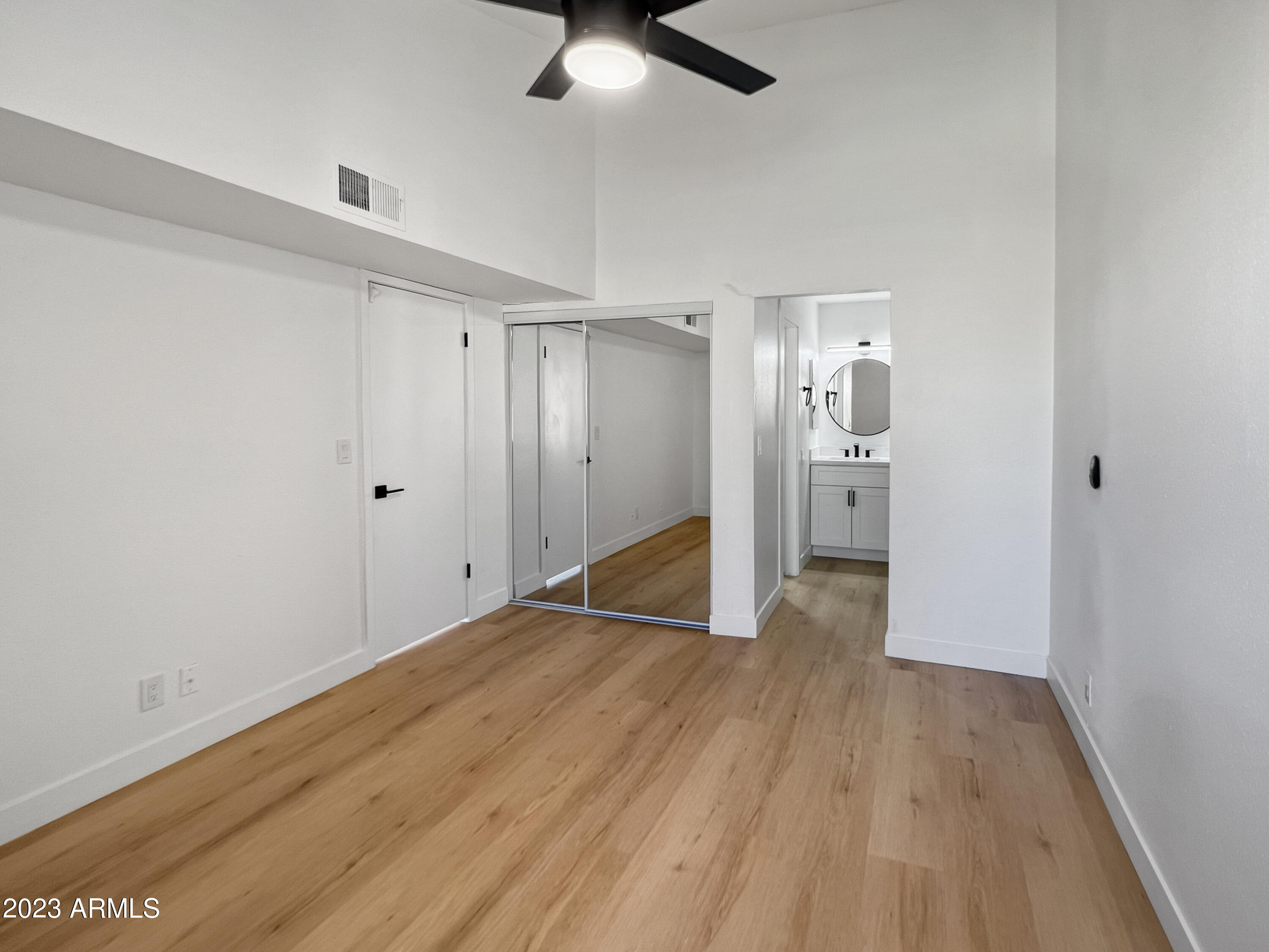 8055 E THOMAS Road C305