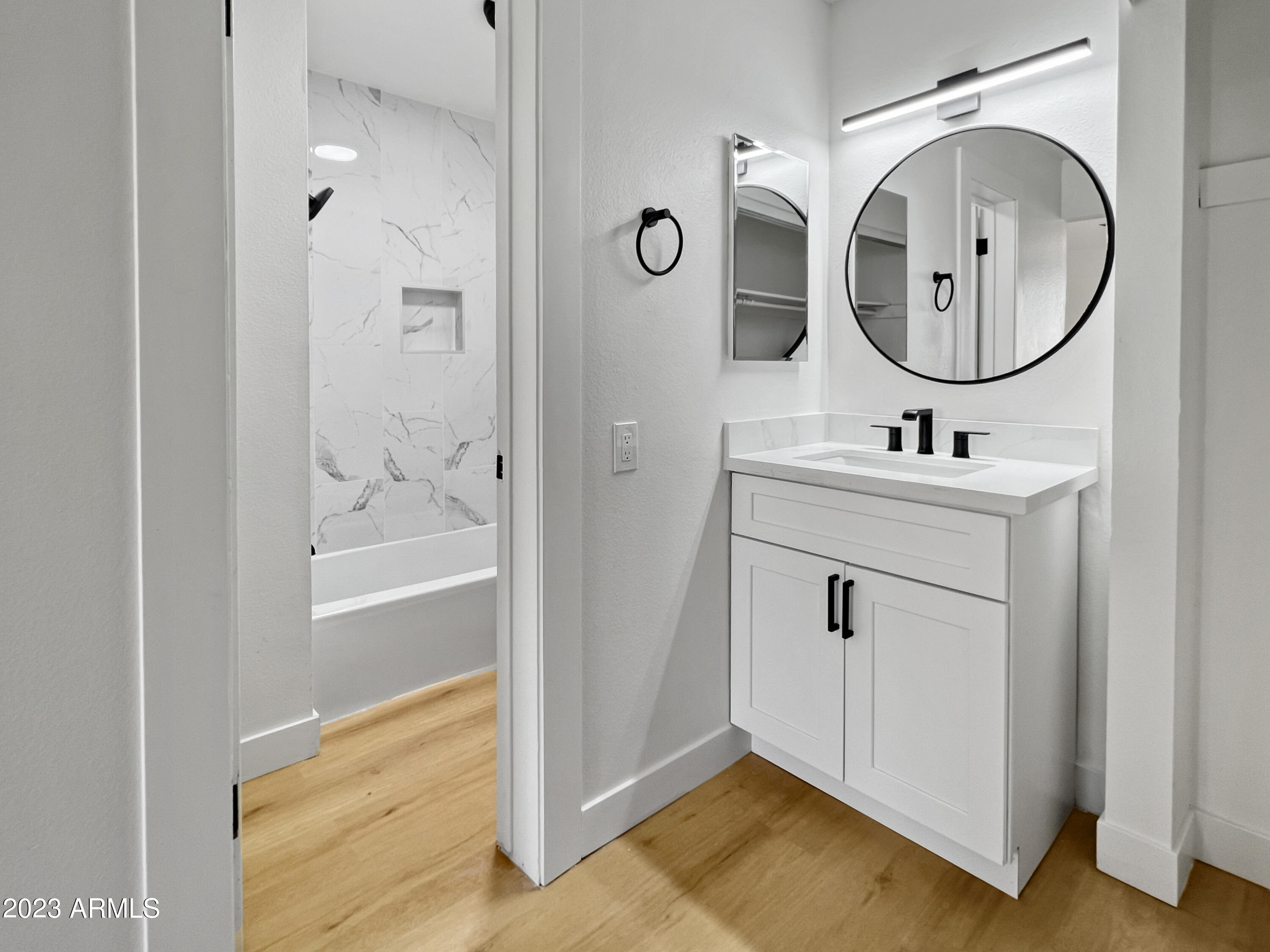 8055 E THOMAS Road C305