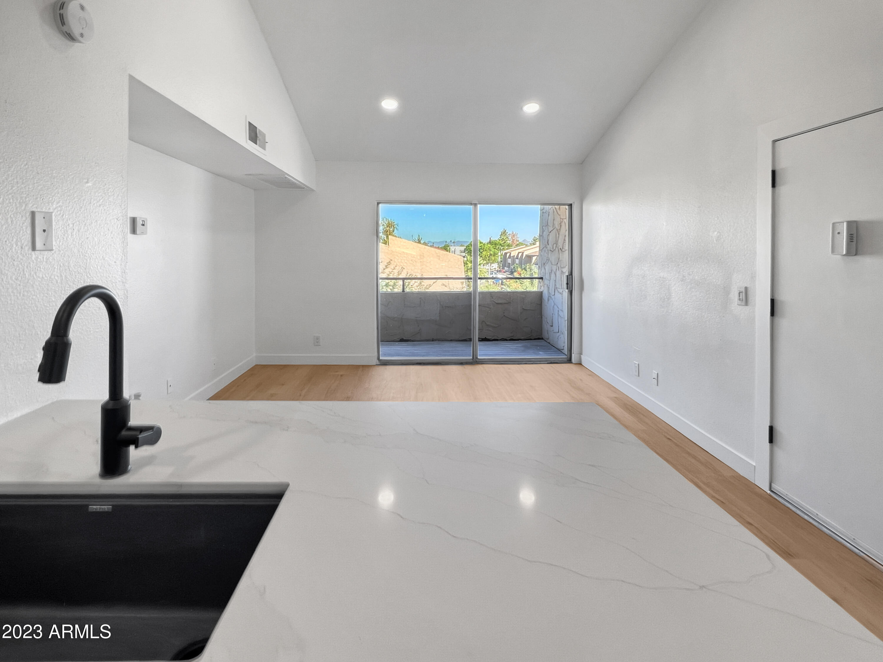 8055 E THOMAS Road C305