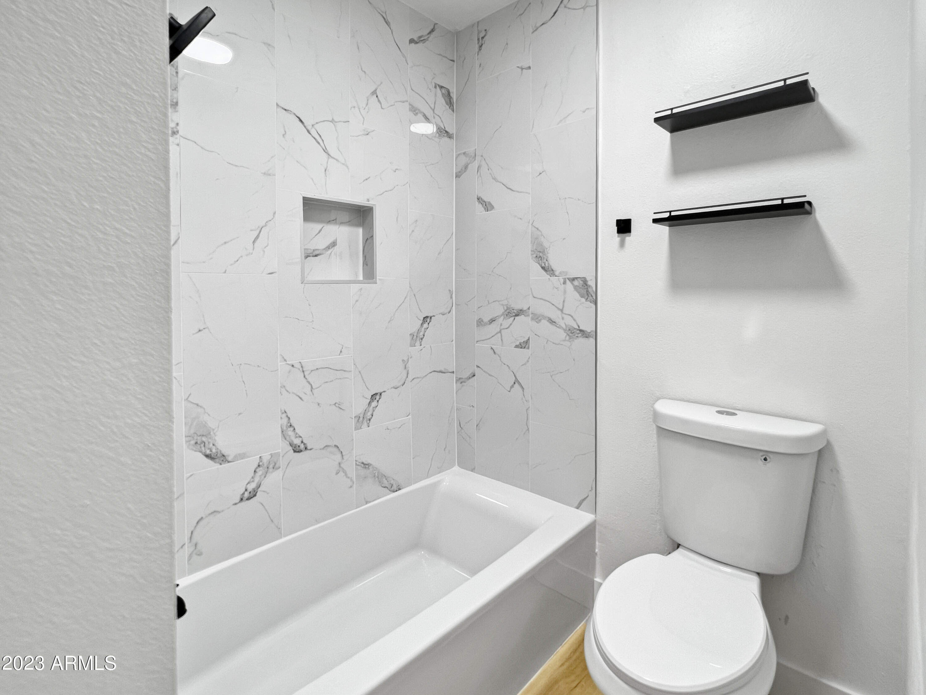 8055 E THOMAS Road C305