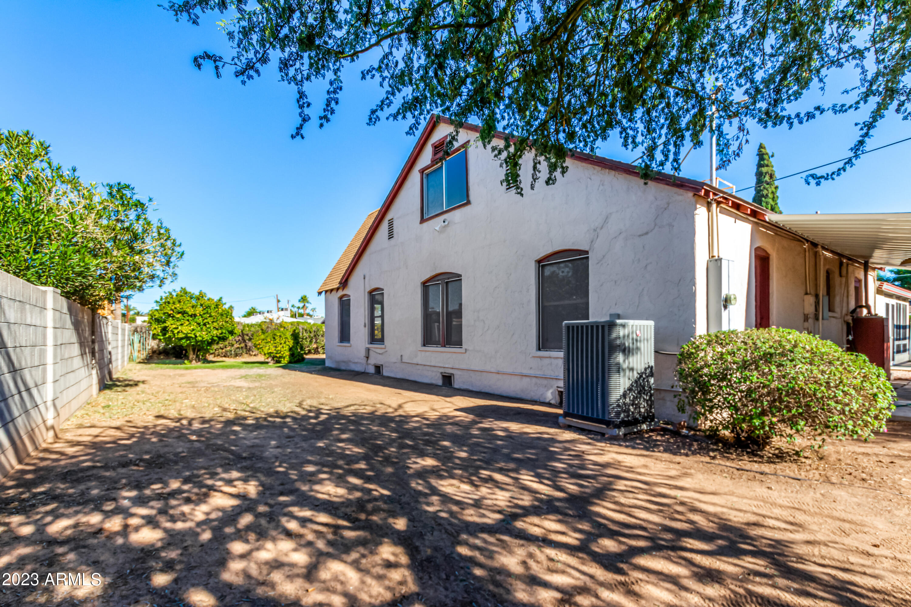 515 W HIGHLAND Avenue