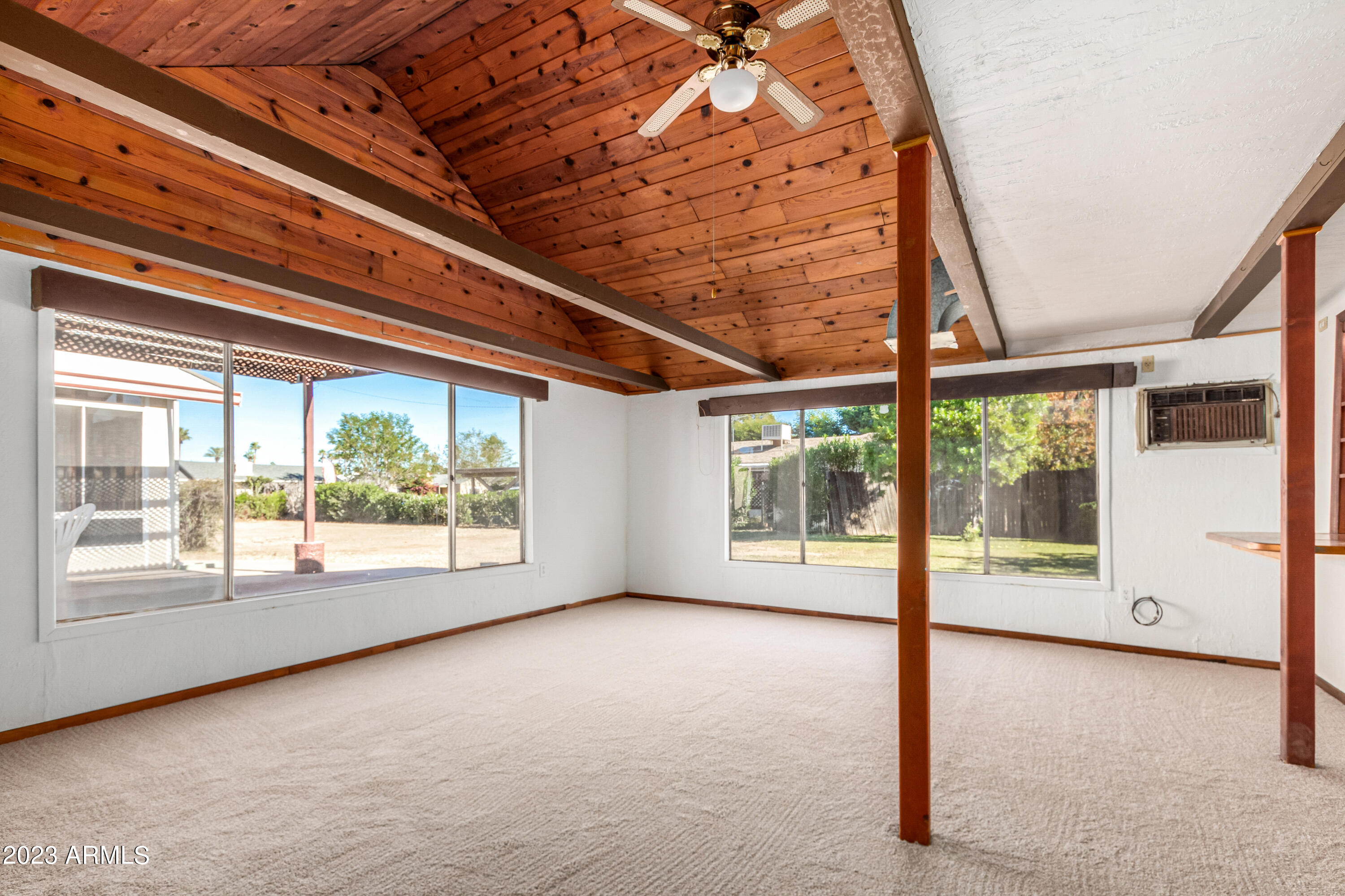 515 W HIGHLAND Avenue