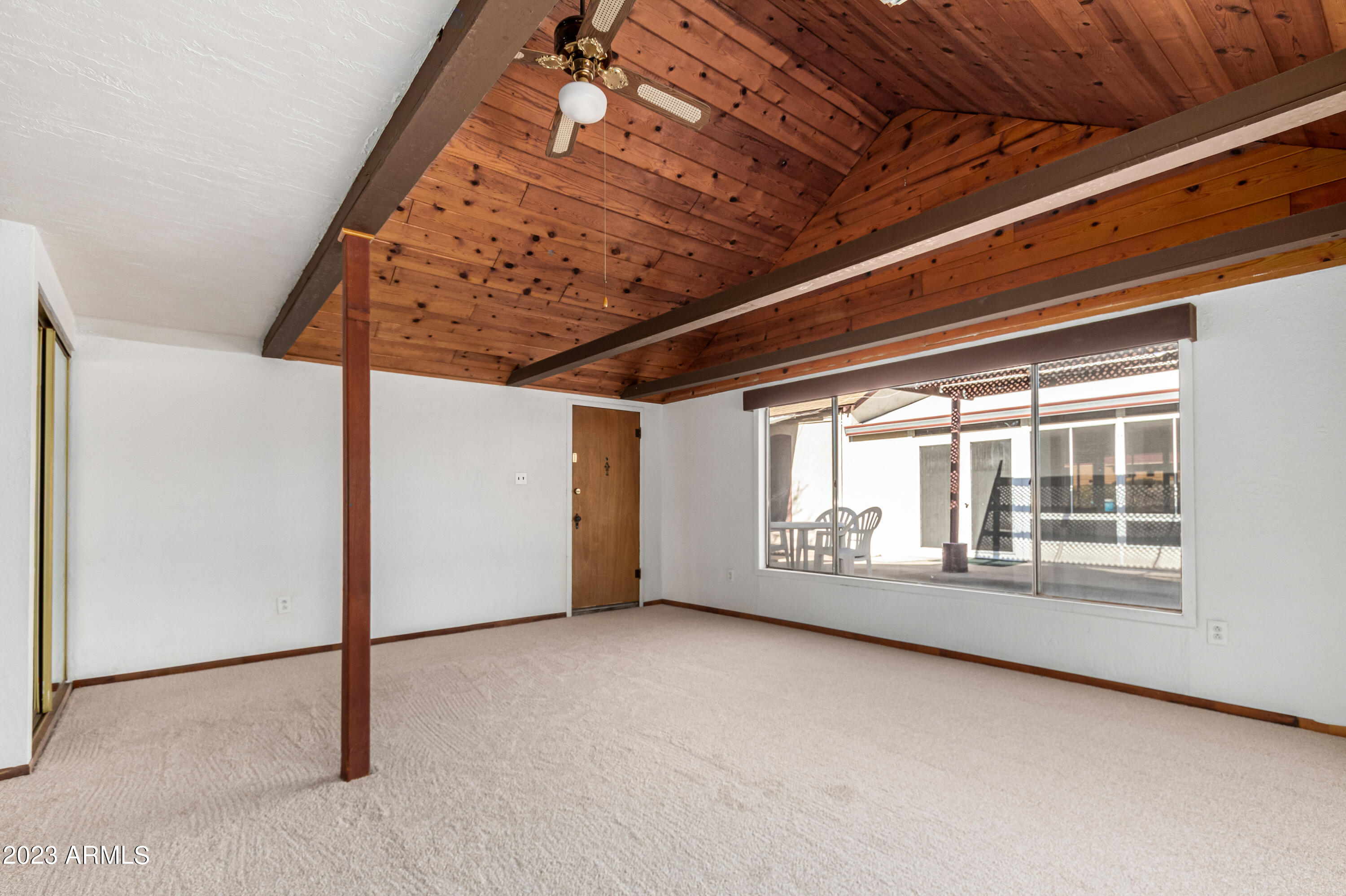 515 W HIGHLAND Avenue