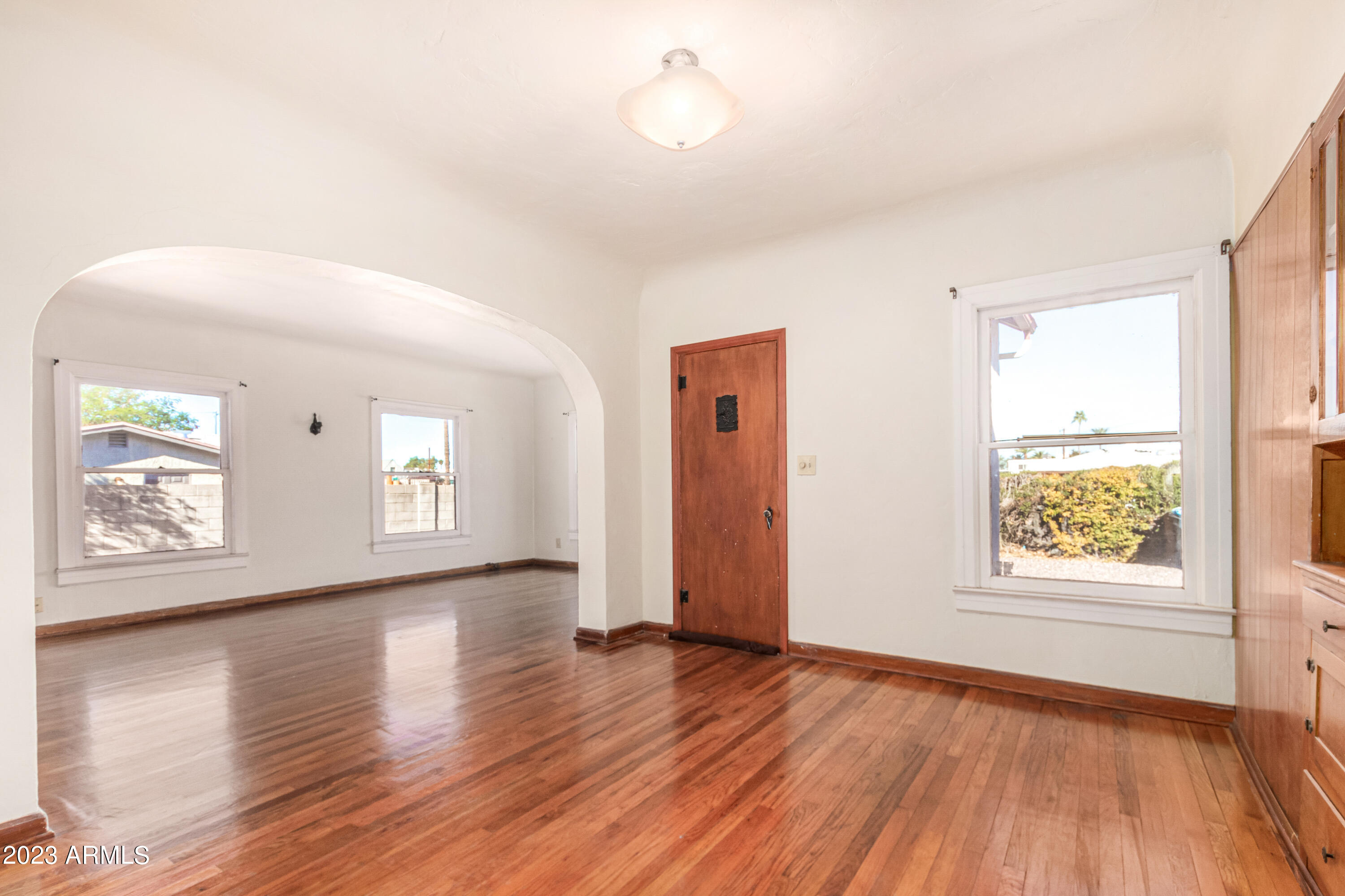 515 W HIGHLAND Avenue