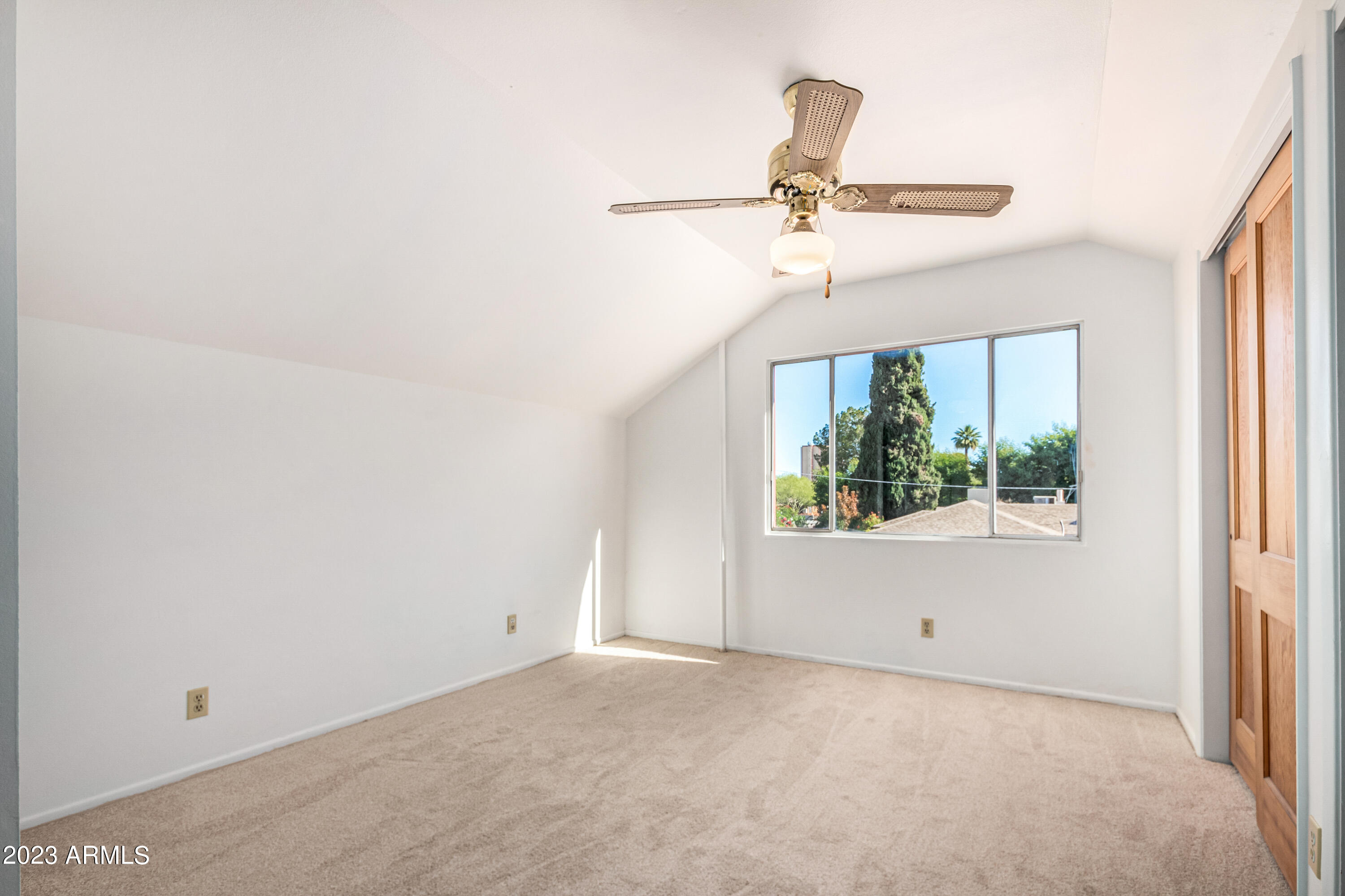 515 W HIGHLAND Avenue