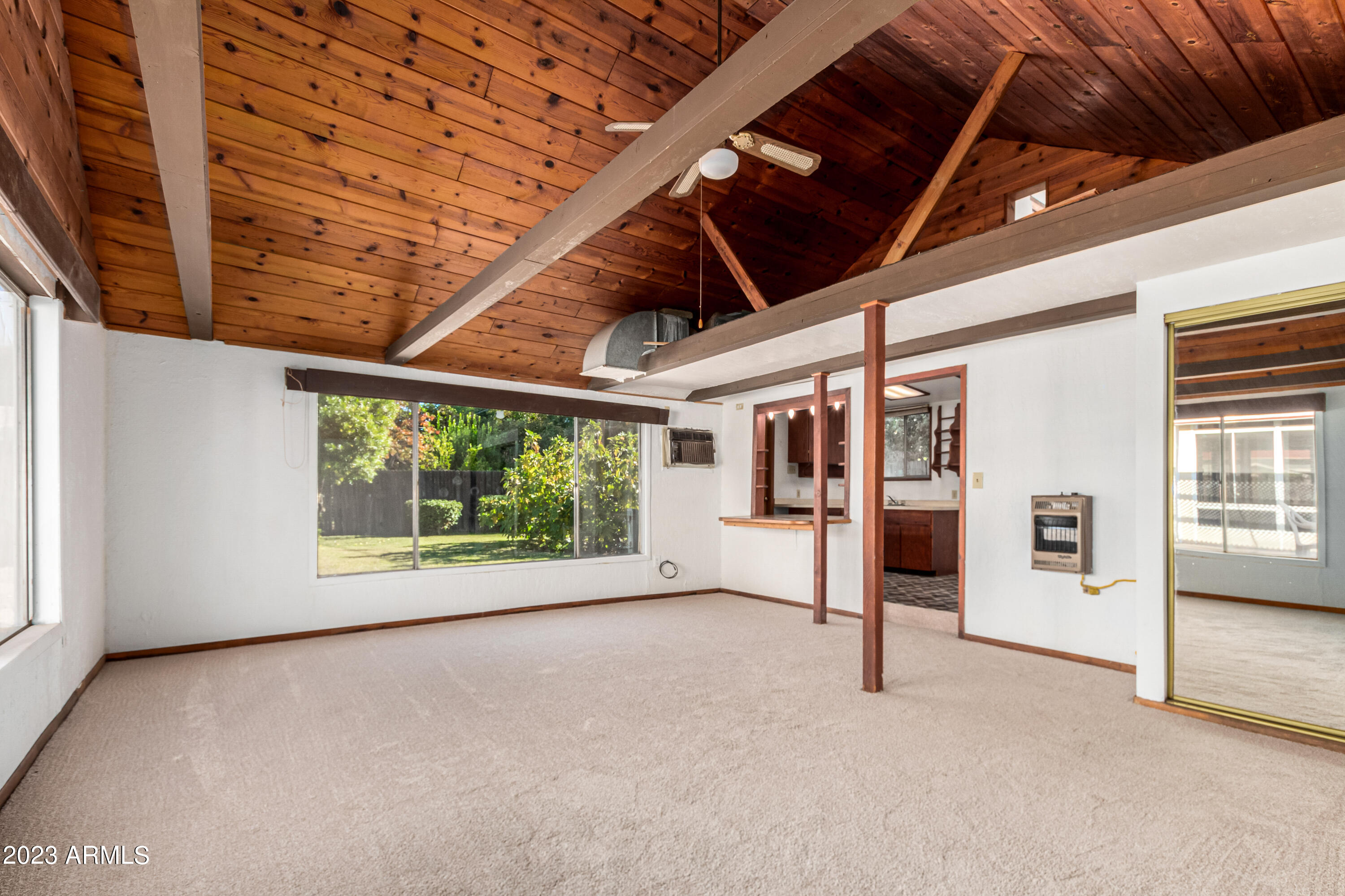 515 W HIGHLAND Avenue