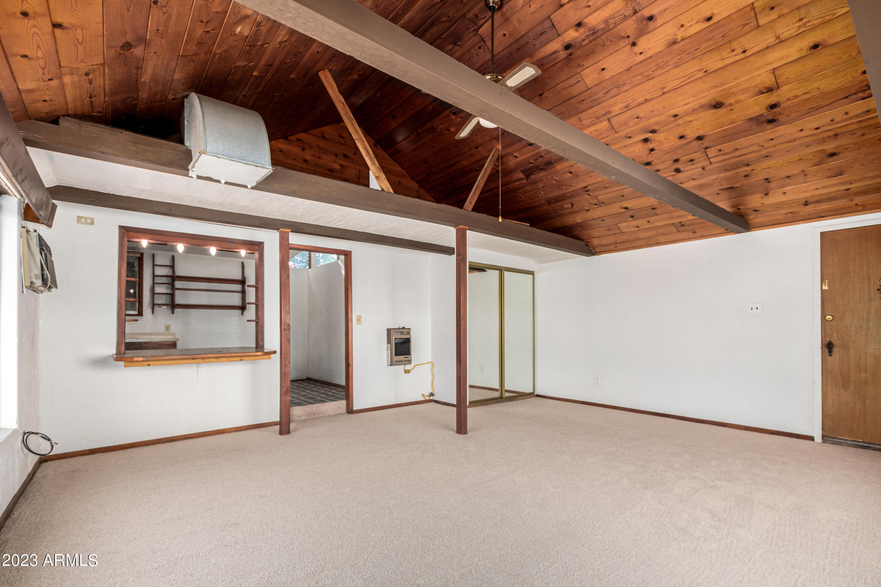 515 W HIGHLAND Avenue