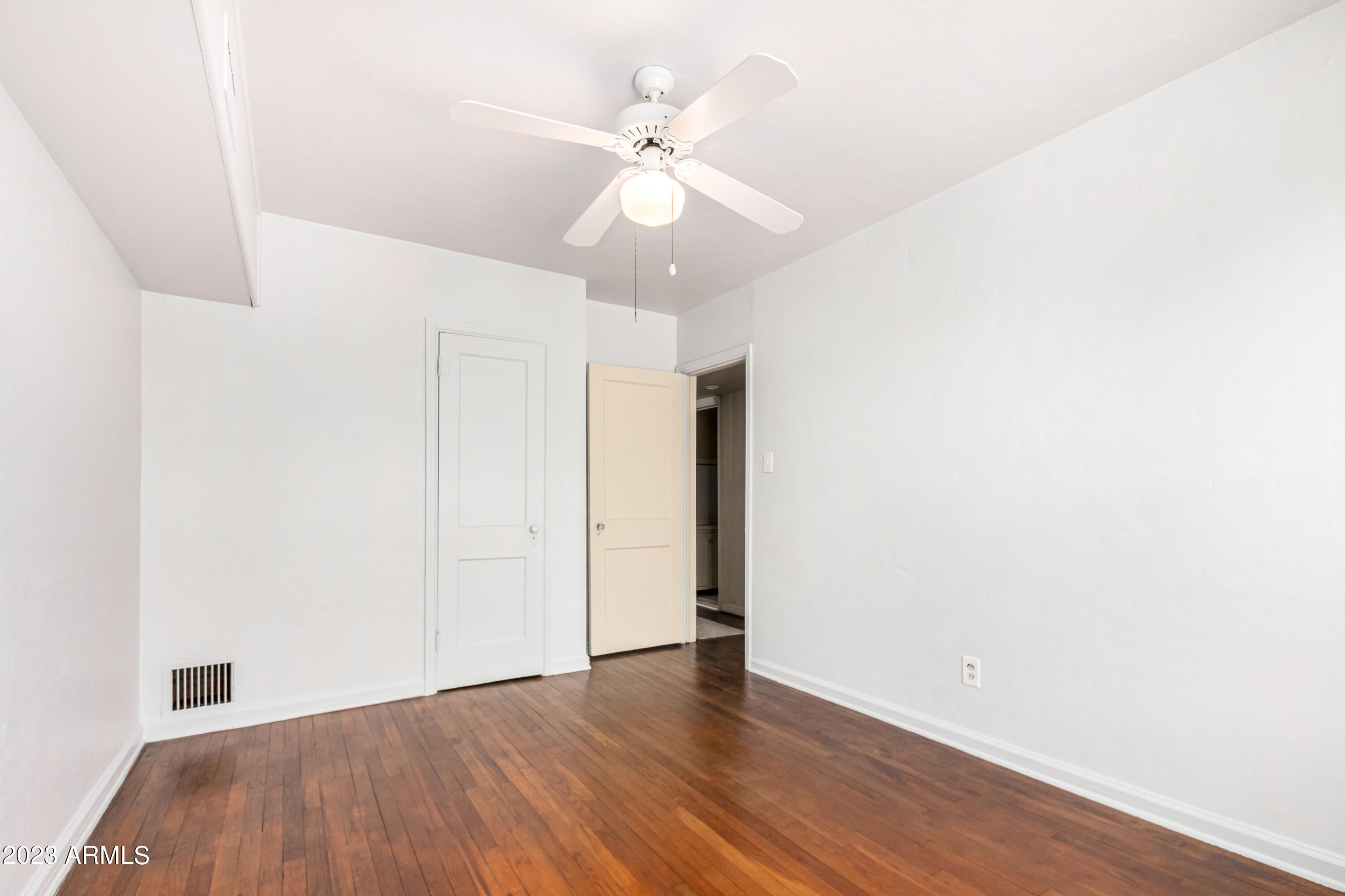 515 W HIGHLAND Avenue