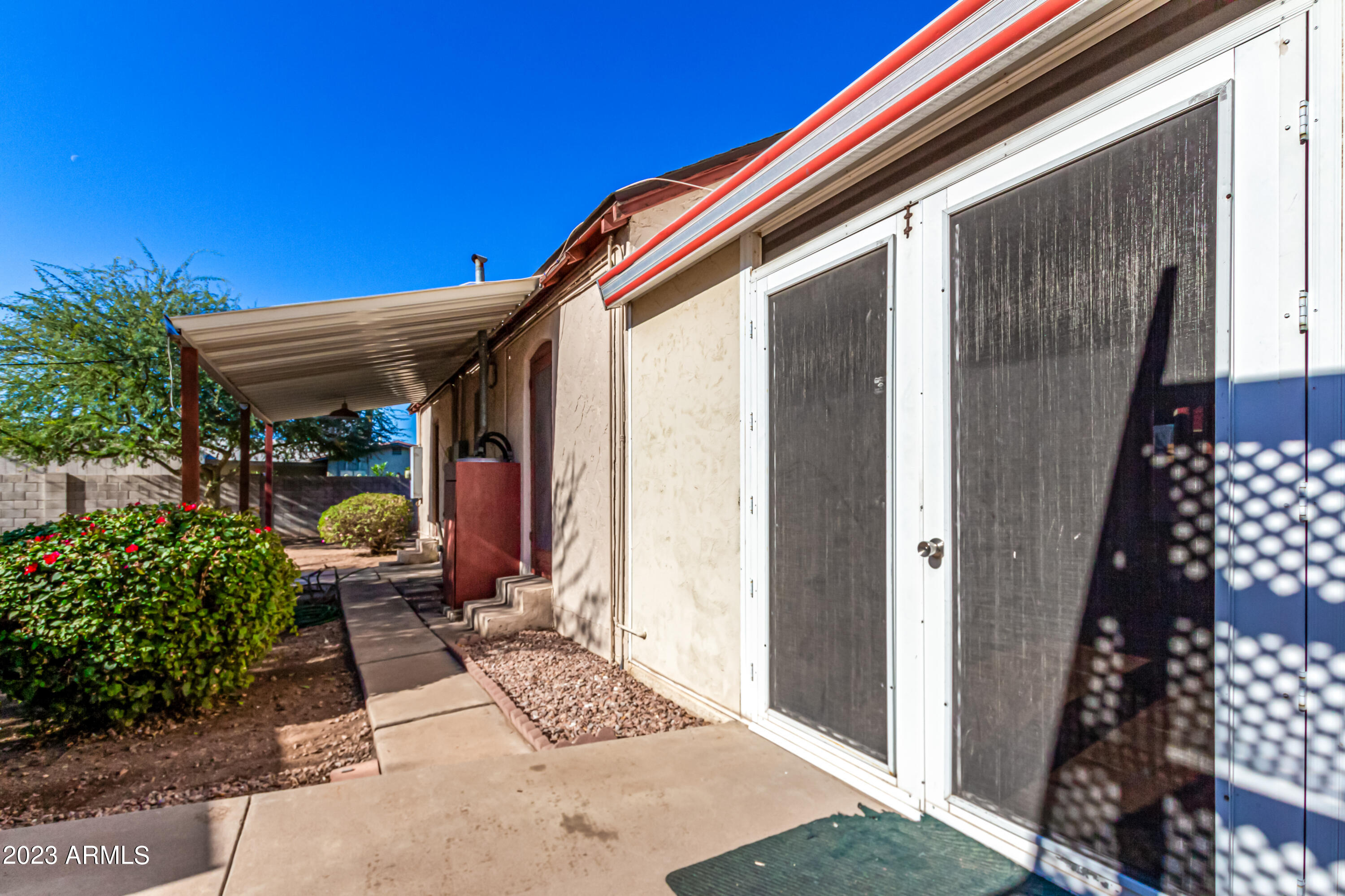 515 W HIGHLAND Avenue