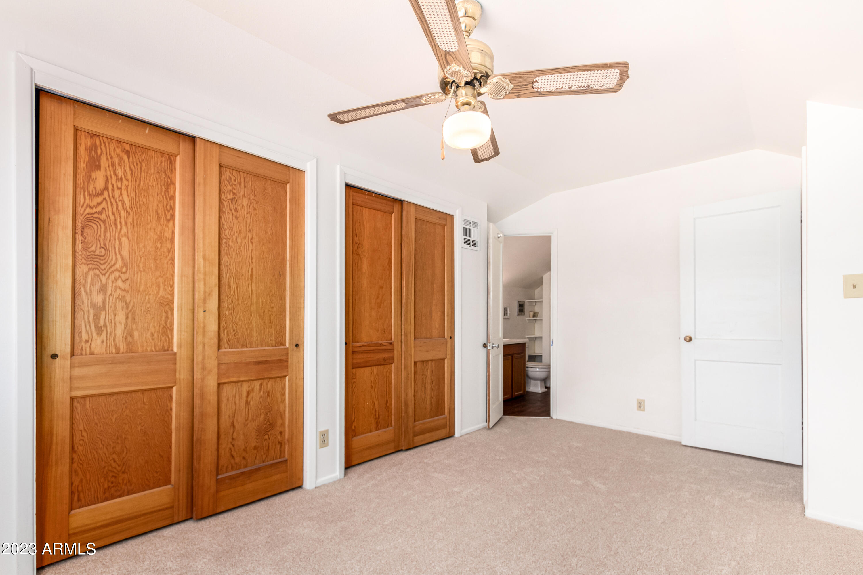 515 W HIGHLAND Avenue
