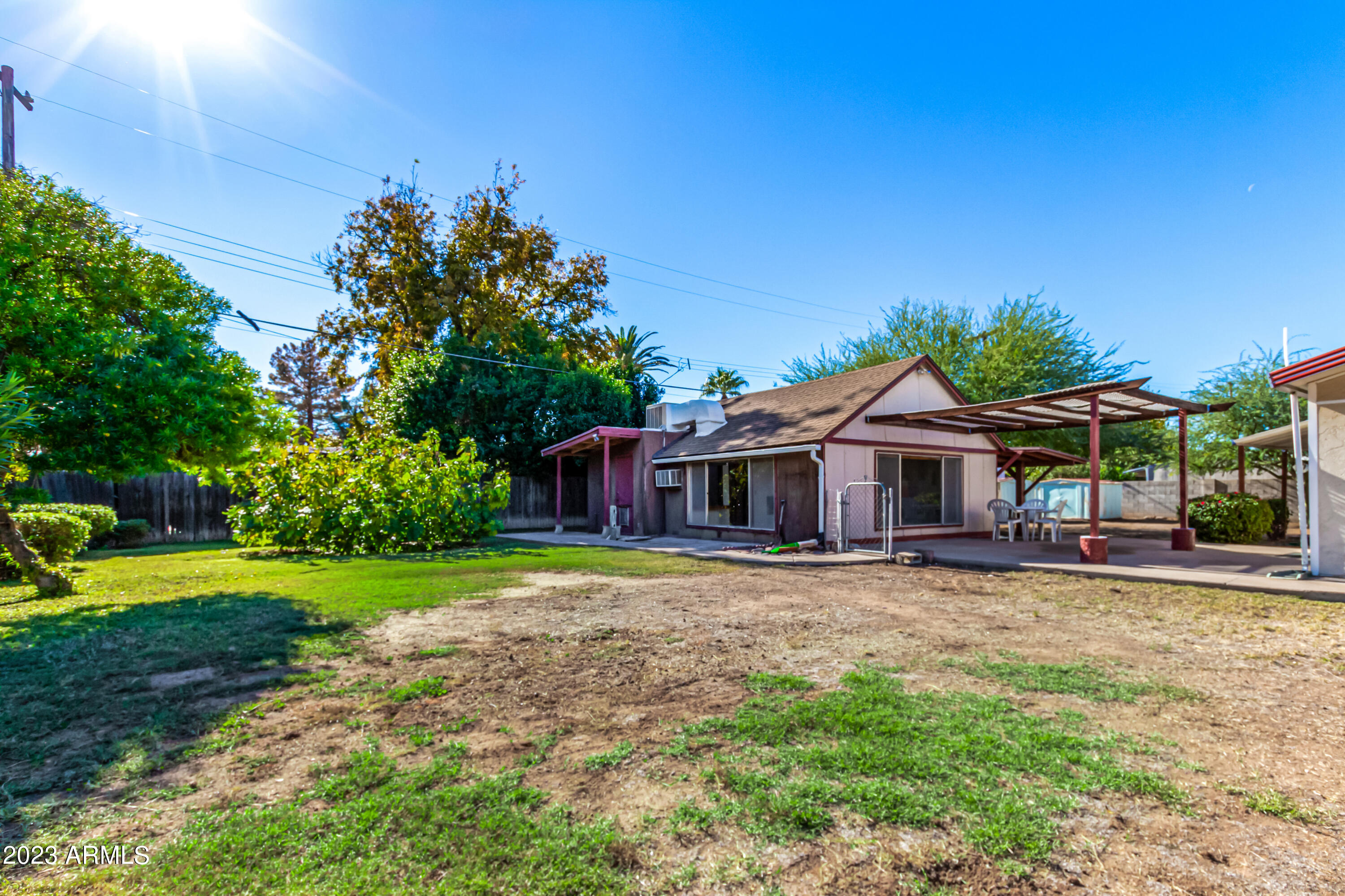 515 W HIGHLAND Avenue