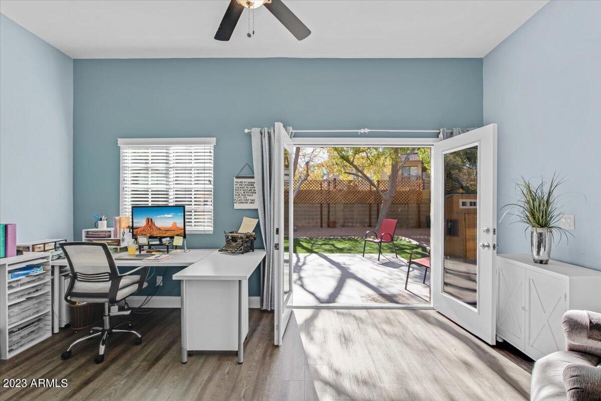 433 E GLENCOVE Street E