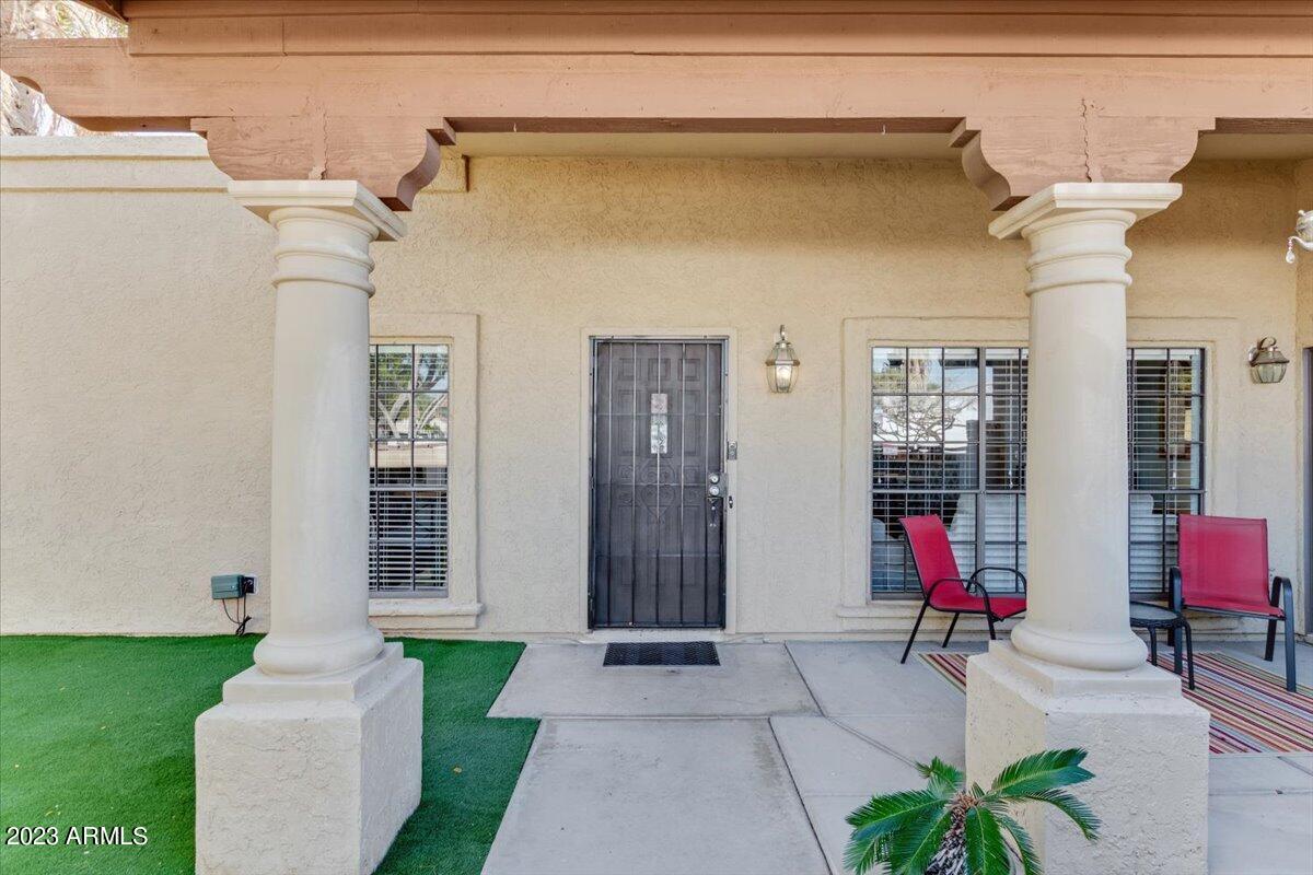 433 E GLENCOVE Street E