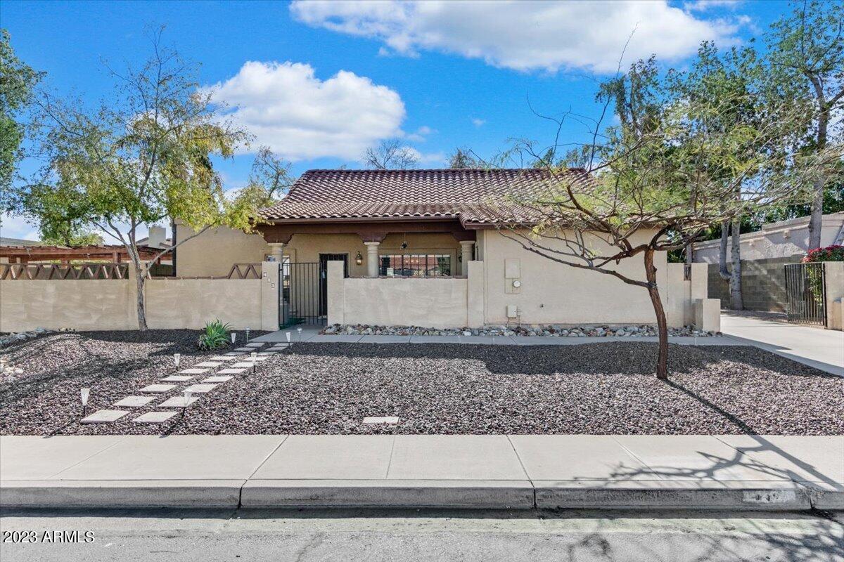 433 E GLENCOVE Street E