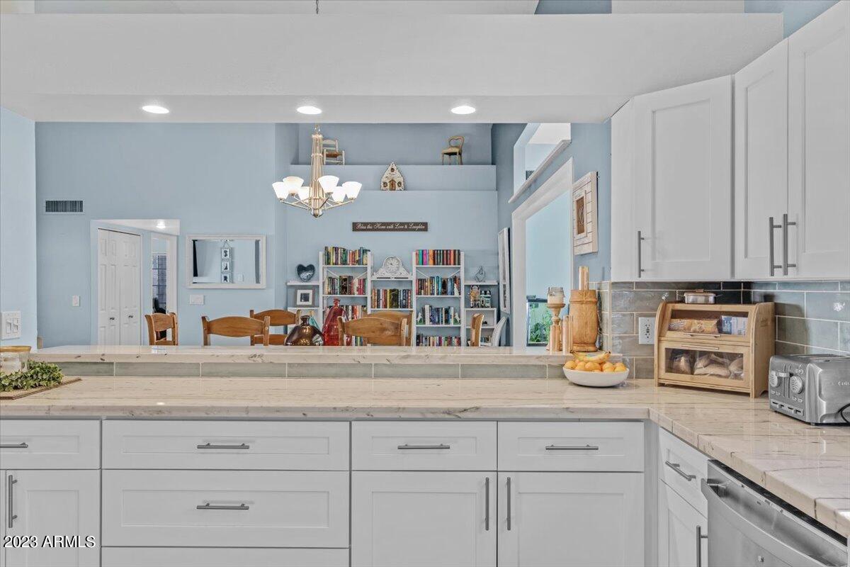 433 E GLENCOVE Street E