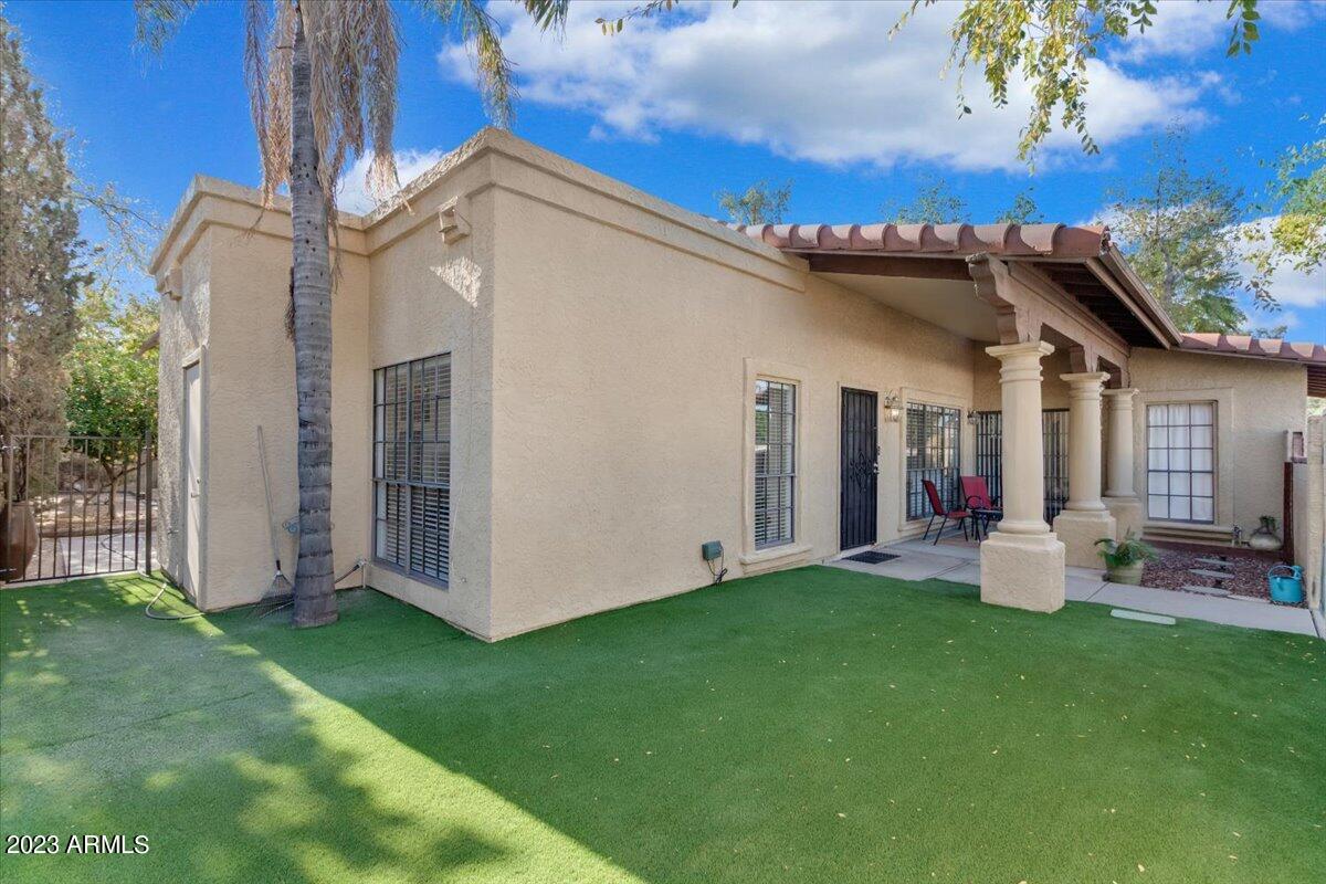 433 E GLENCOVE Street E